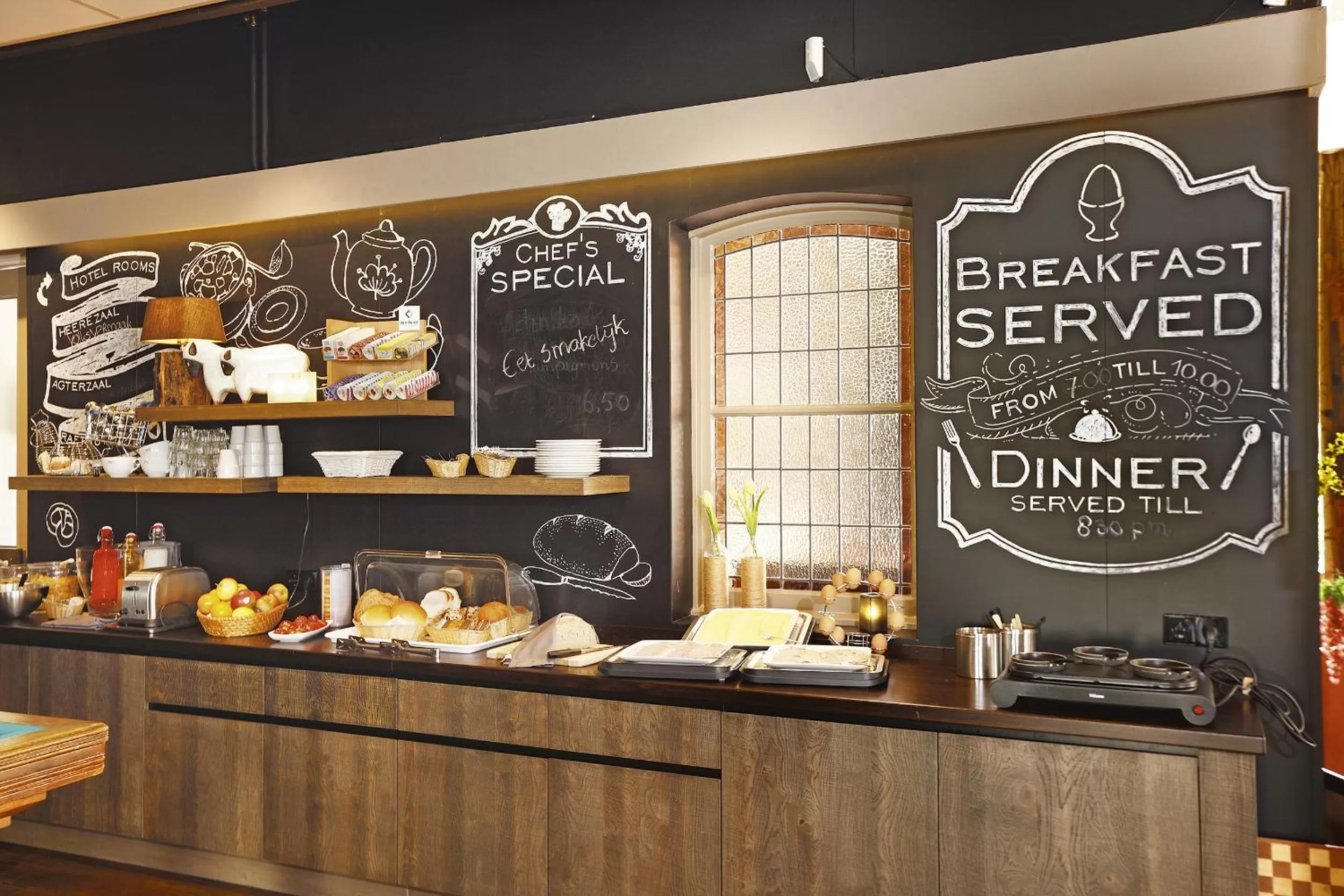 Buffet breakfast in Hotel Het Wapen van Drenthe