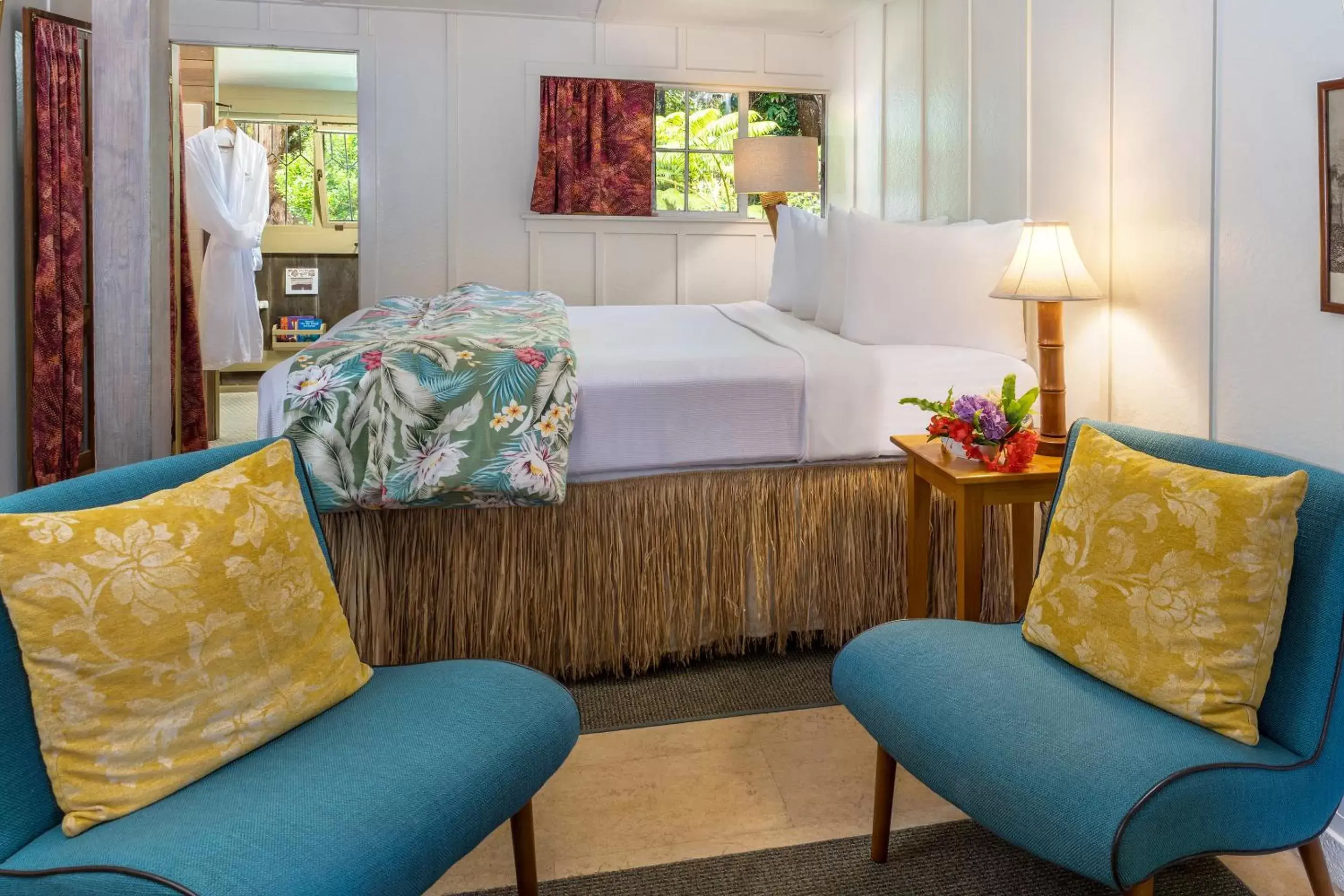 Queen Room in Volcano Village Estates Queen Room in Volcano Village Estates