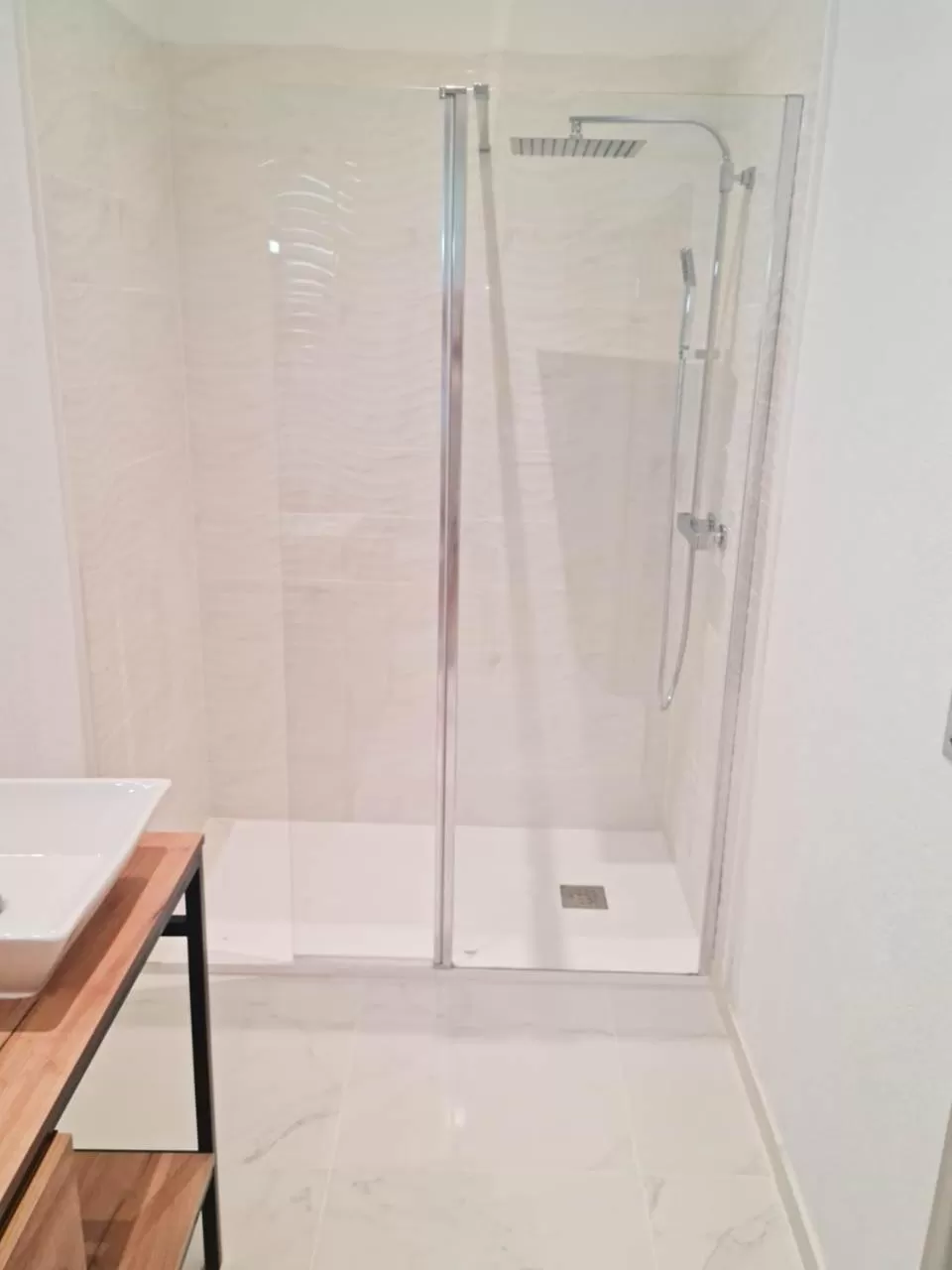 Shower in La Factory