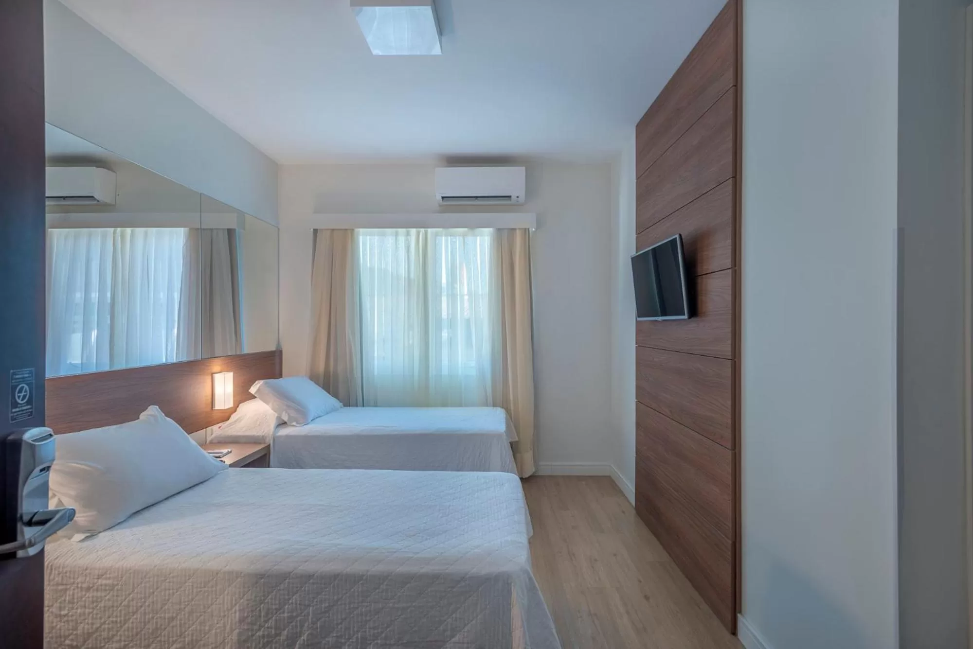 Bed in Hotel Glória