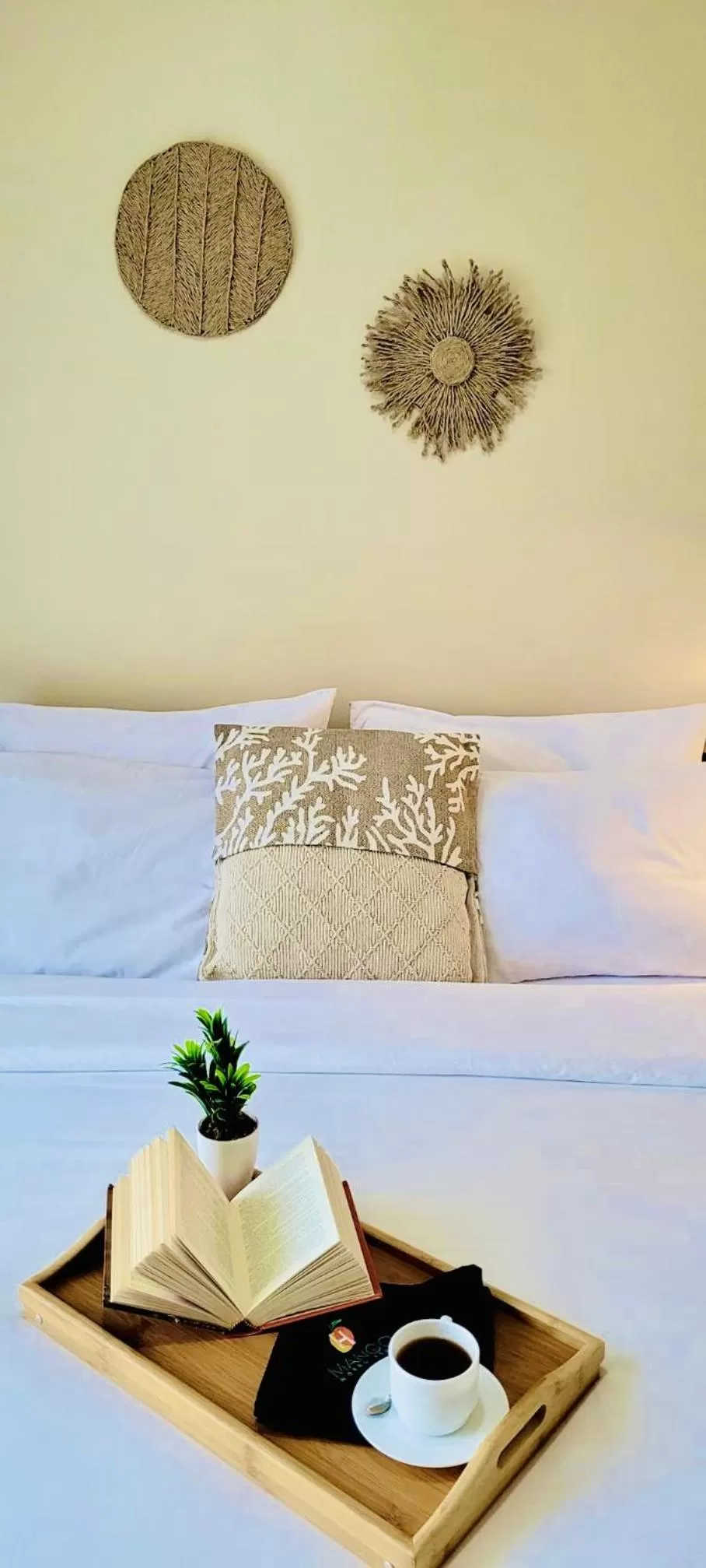 Bedroom, Bed in Hotel Mango Airport