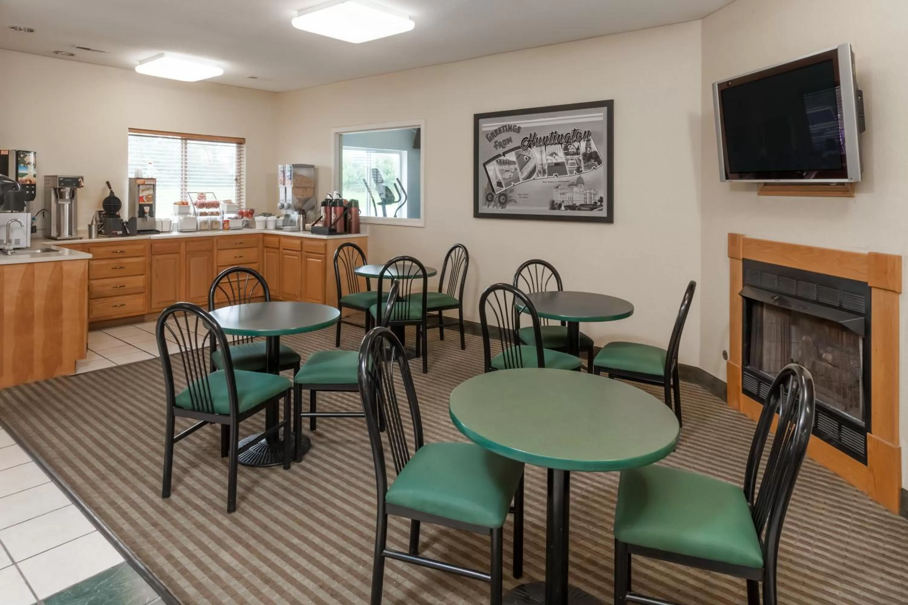 Super 8 by Wyndham Huntington