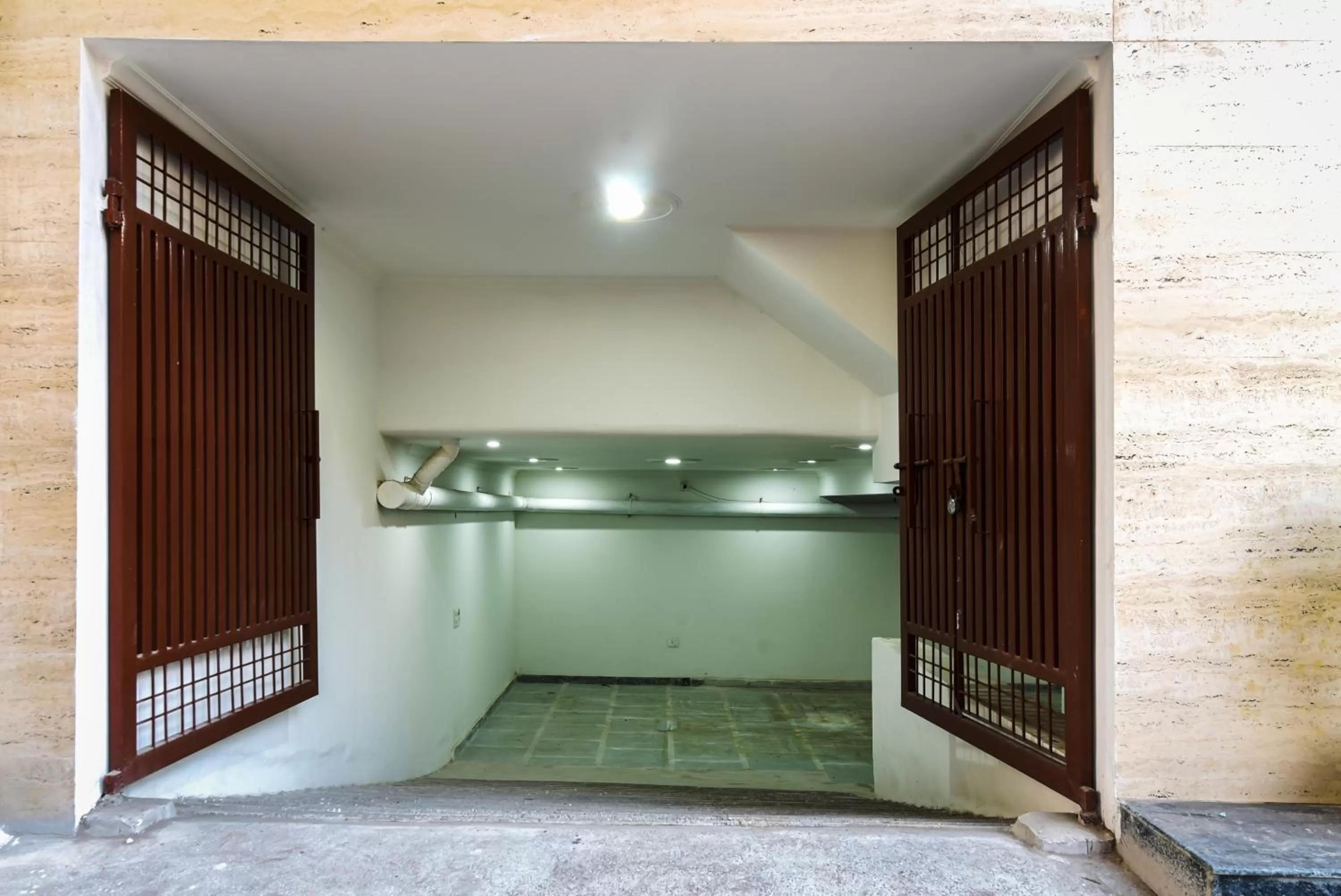 Parking, Kitchen/Kitchenette in Hotel Urban Tree