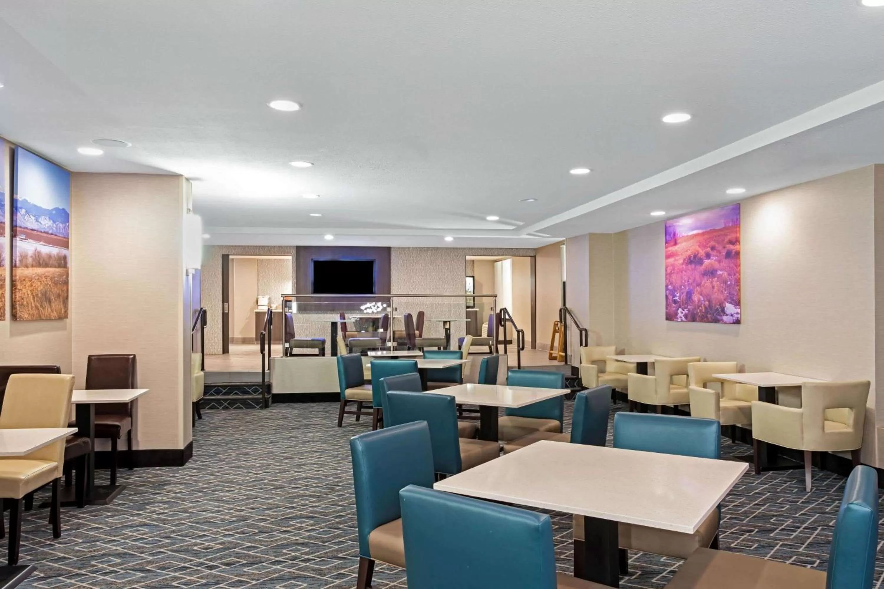 Restaurant/places to eat in La Quinta Inn & Suites by Wyndham Denver Aurora Medical