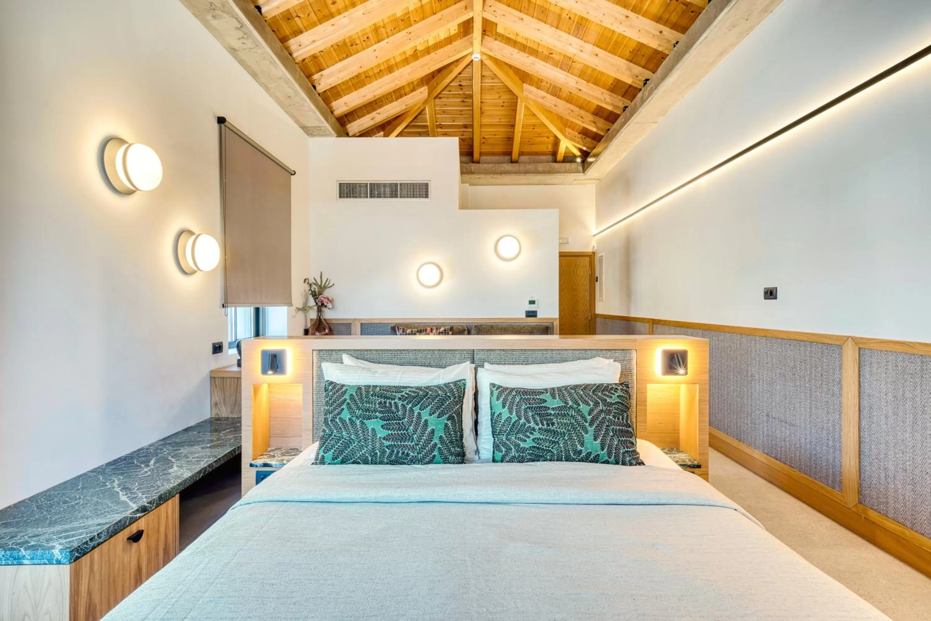 Deluxe Suite with Garden and Street View  in Capital Luxury Suites