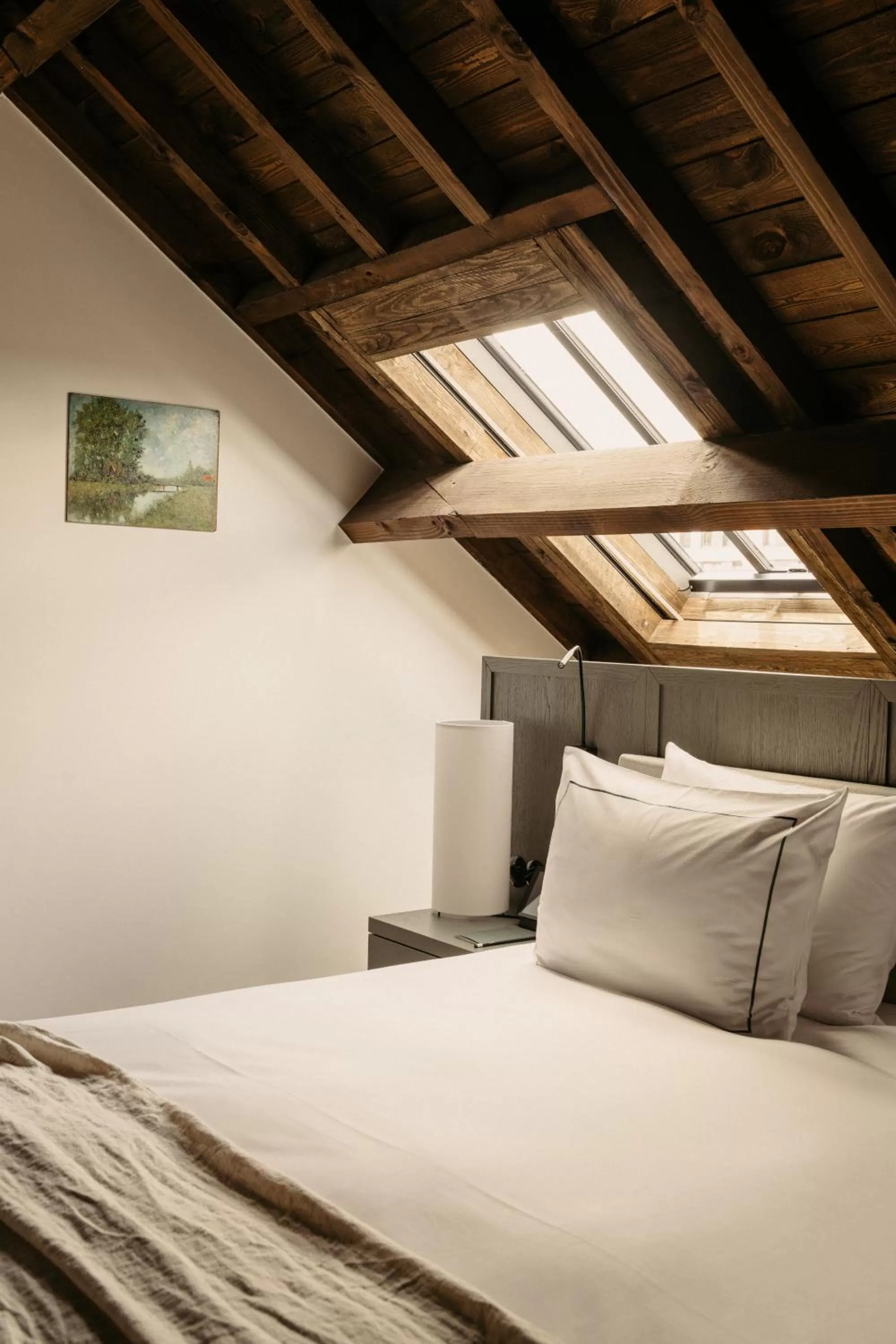 Bedroom, Bed in august