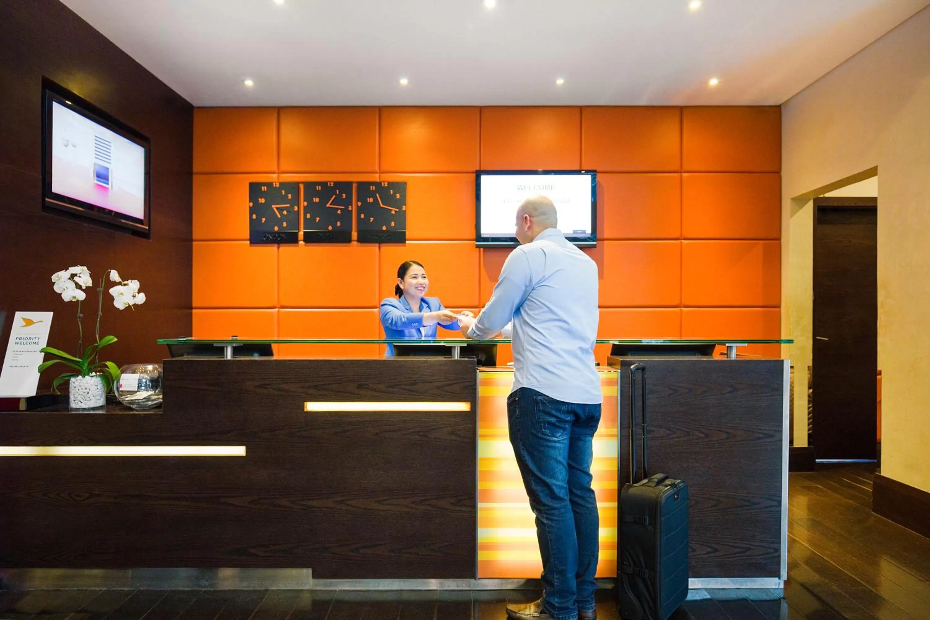 Staff in ibis Dubai Al Rigga