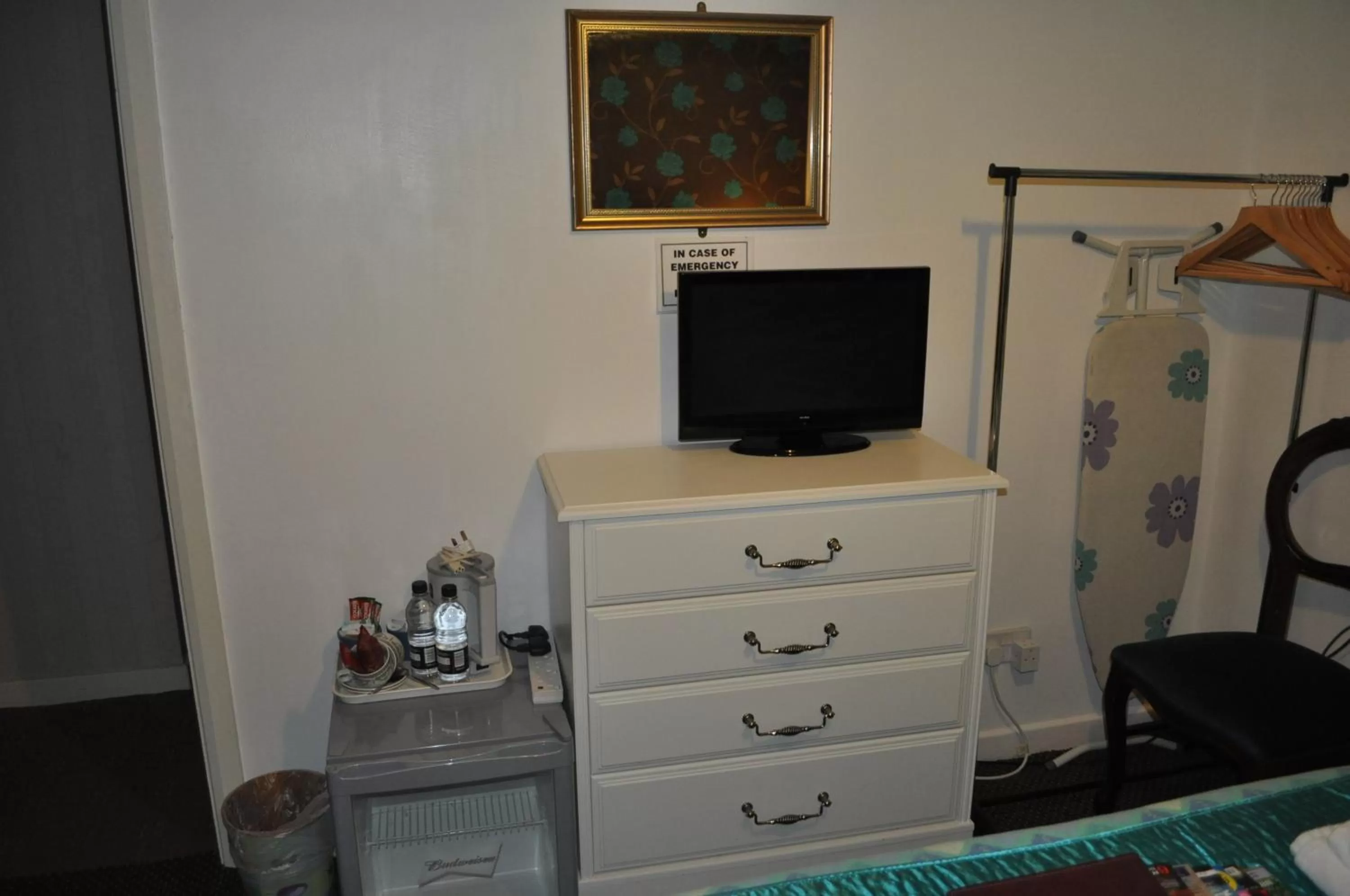 Coffee/tea facilities in The New Guilderoy Hotel