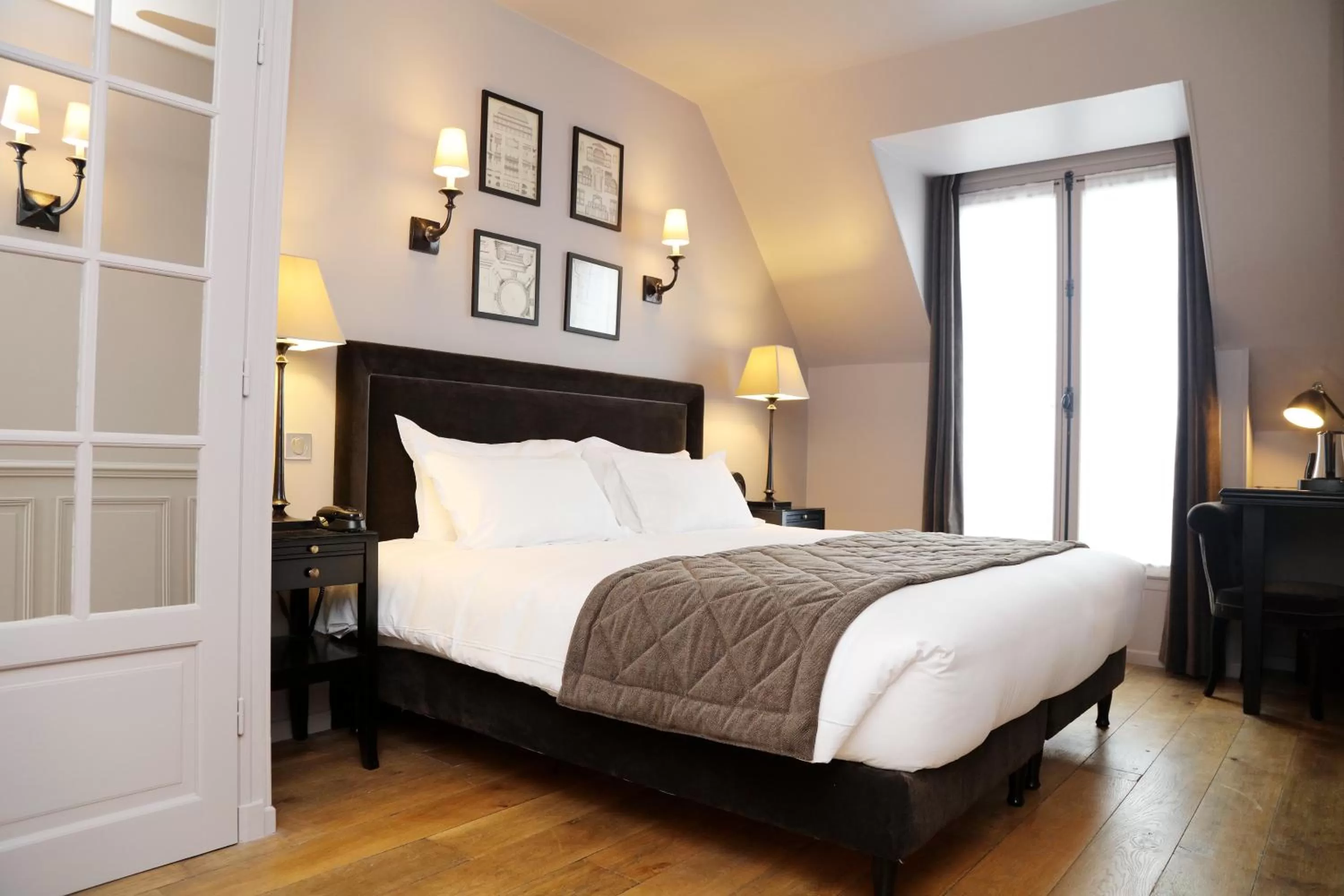 Deluxe Double or Twin Room with Balcony - Top Floor in Hotel Saint-Louis Pigalle