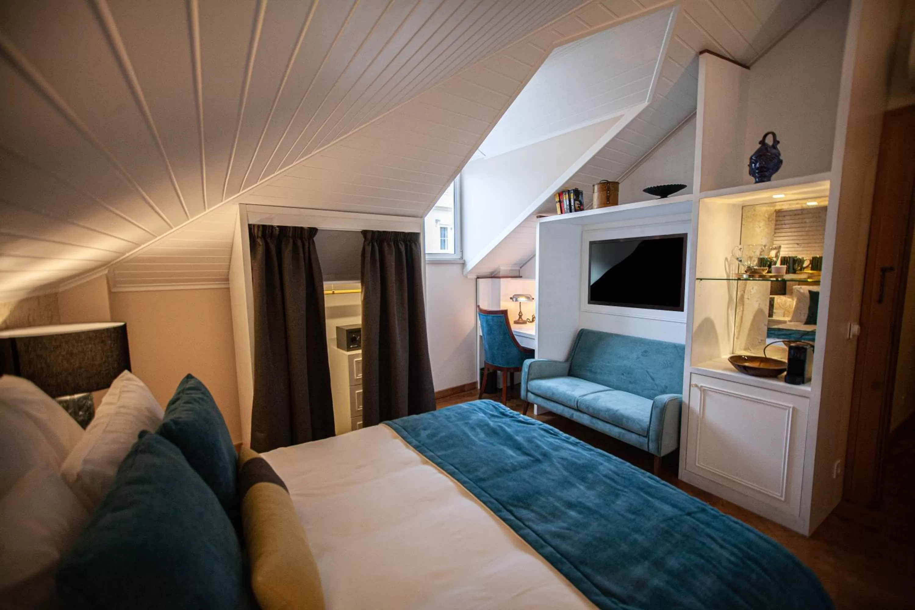 Bedroom, Bed in Storytellers Palace