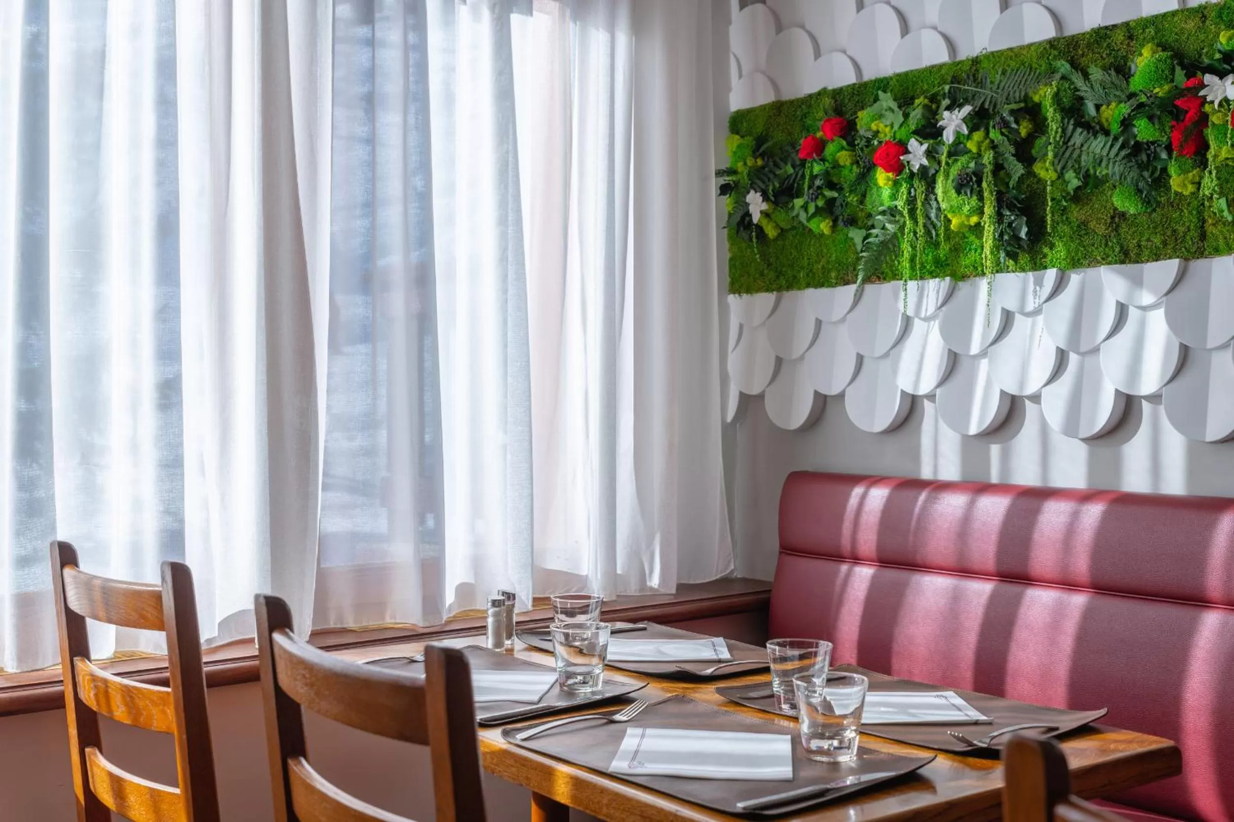 Restaurant/places to eat in Hotel Les Arolles