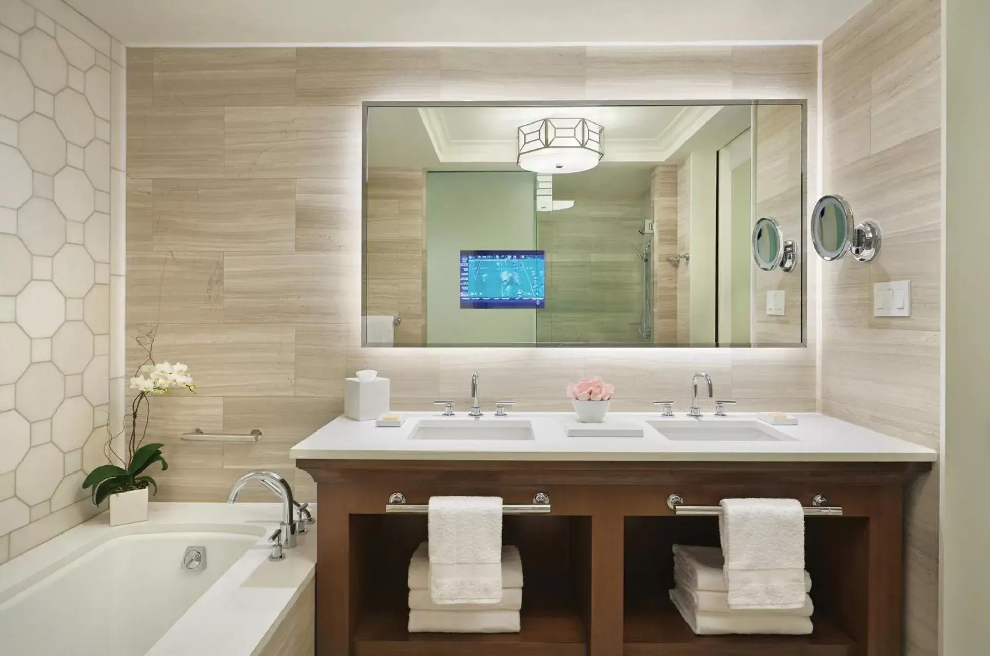 Lake View King in Four Seasons Resort Orlando at Walt Disney World Resort Lake View King in Four Seasons Resort Orlando at Walt Disney World Resort