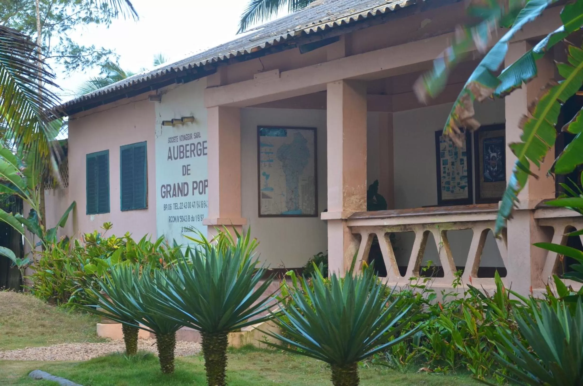 Facade/Entrance in Auberge de Grand Popo