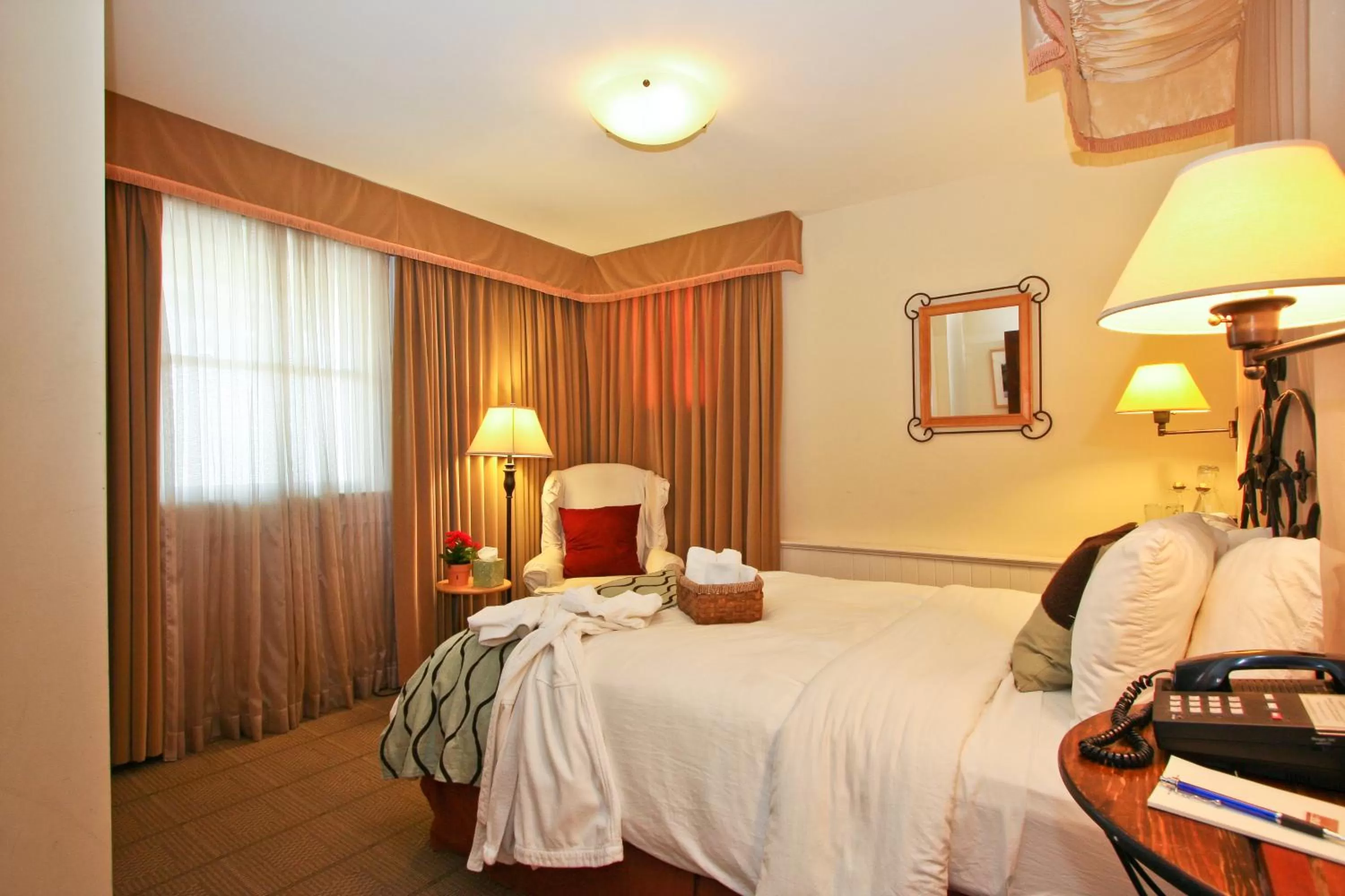 Photo of the whole room, Bed in Parker Guest House