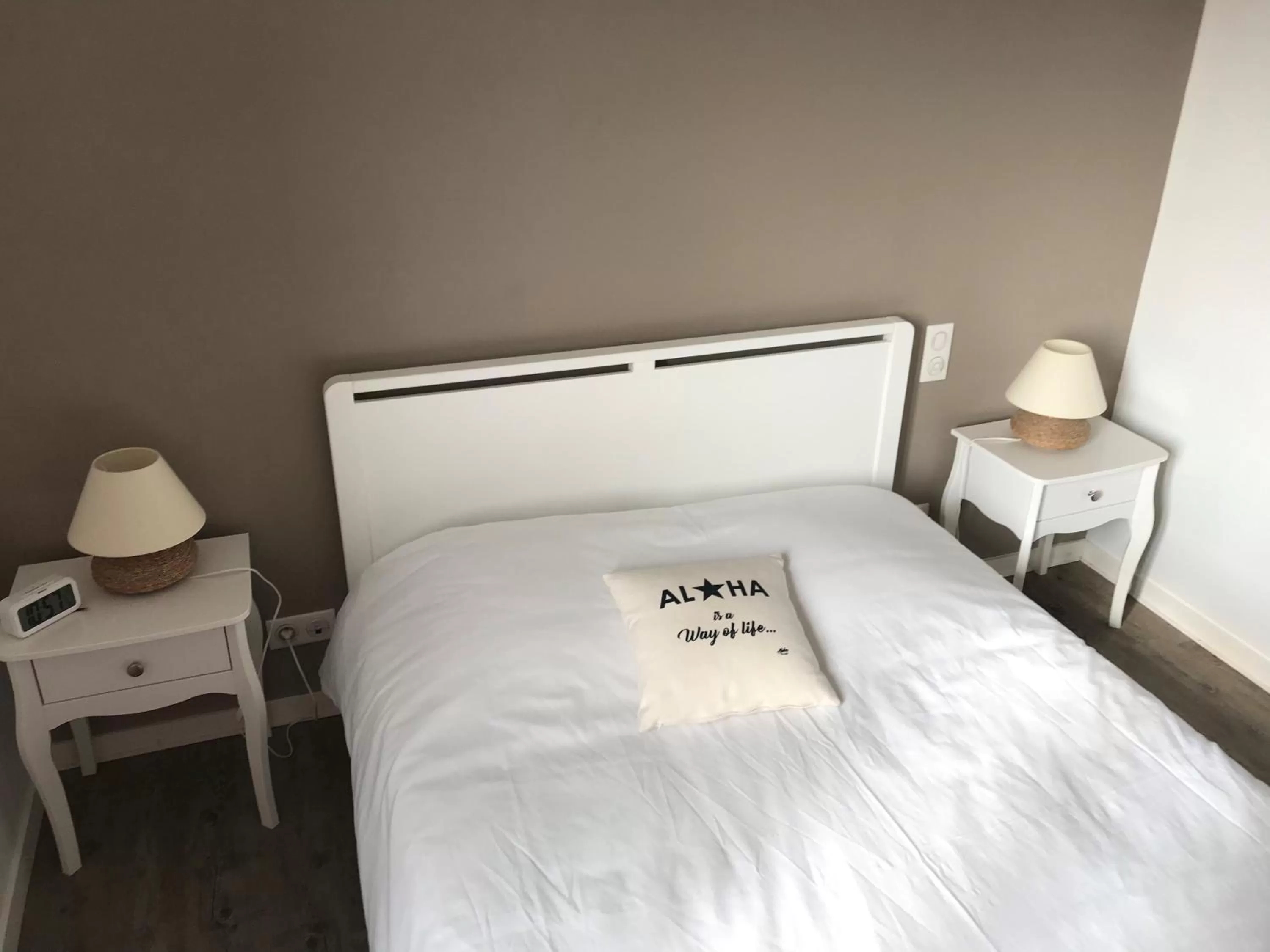 Bed in Hôtel La Cote d'Argent