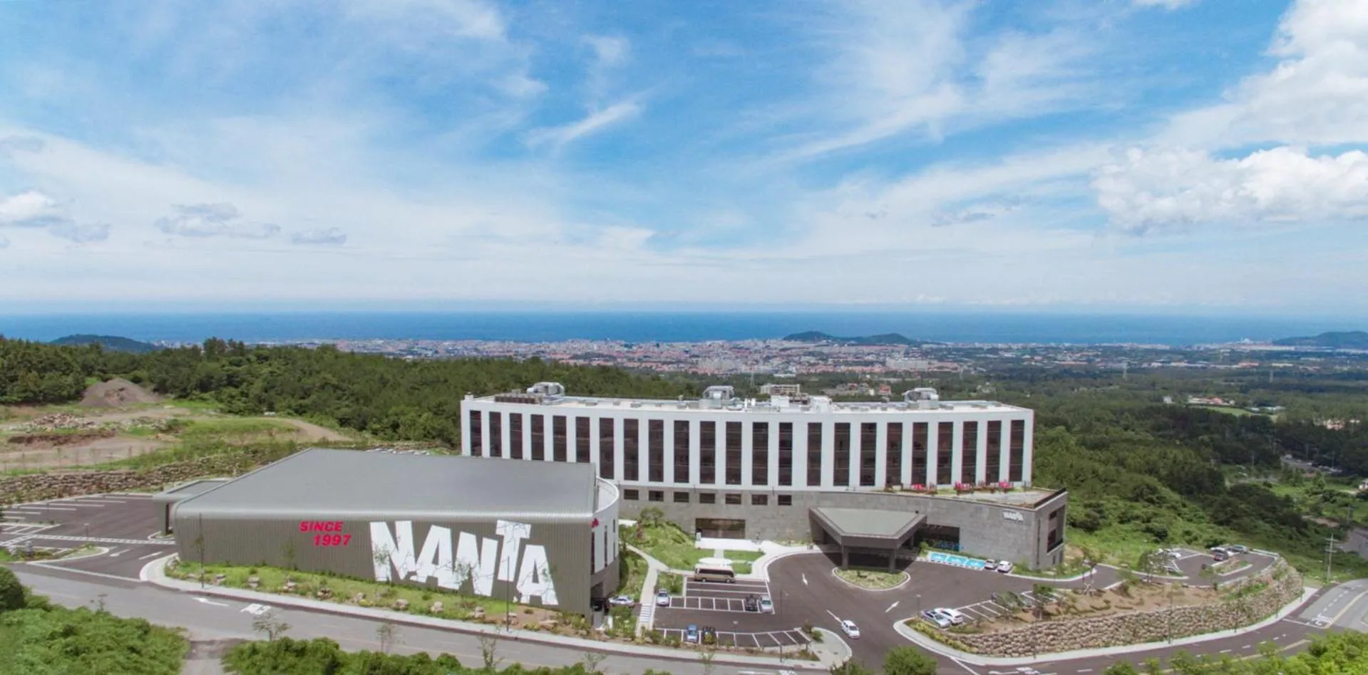 Facade/entrance in Hotel Nanta Jeju