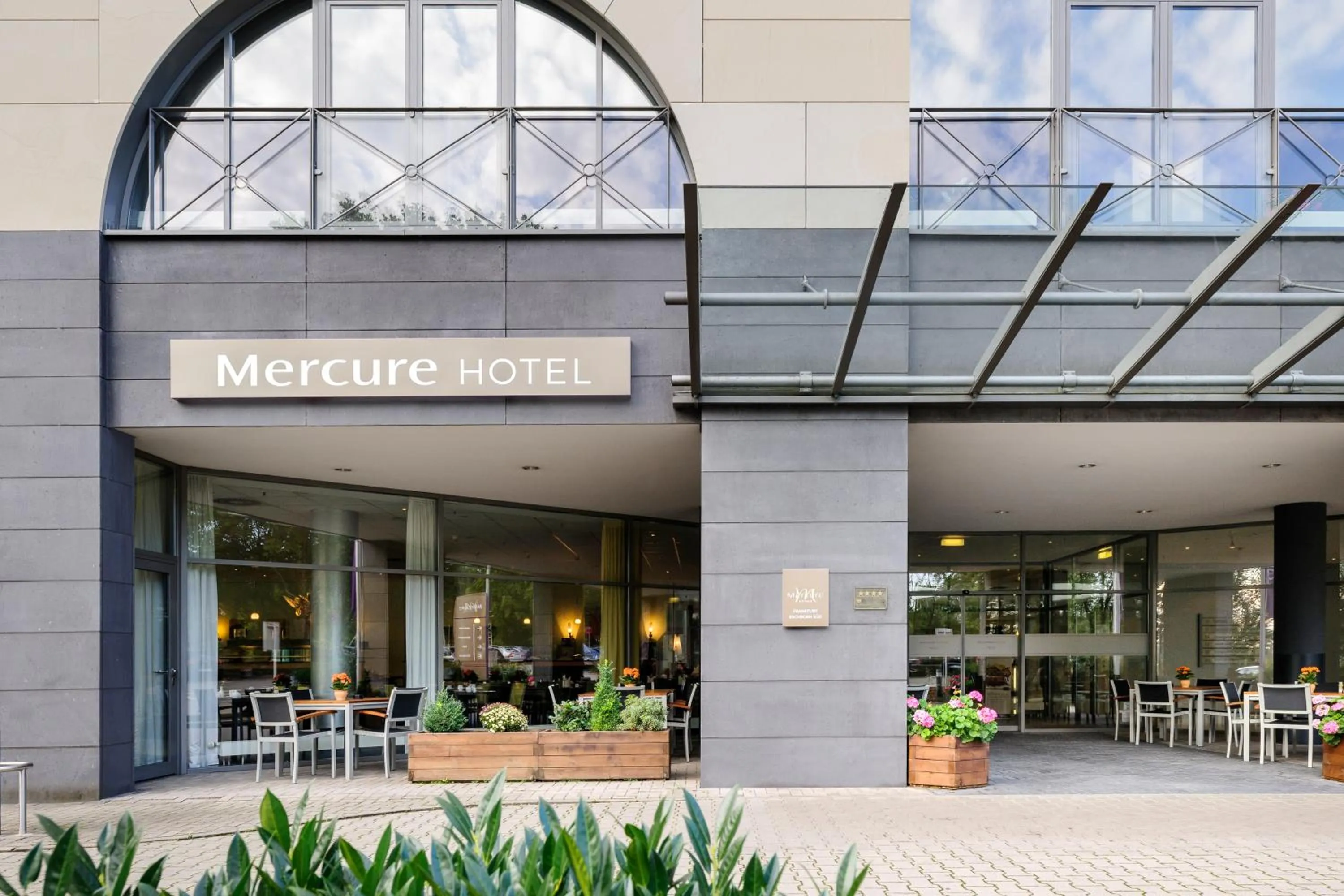 Property building in Mercure Hotel Frankfurt Eschborn Süd