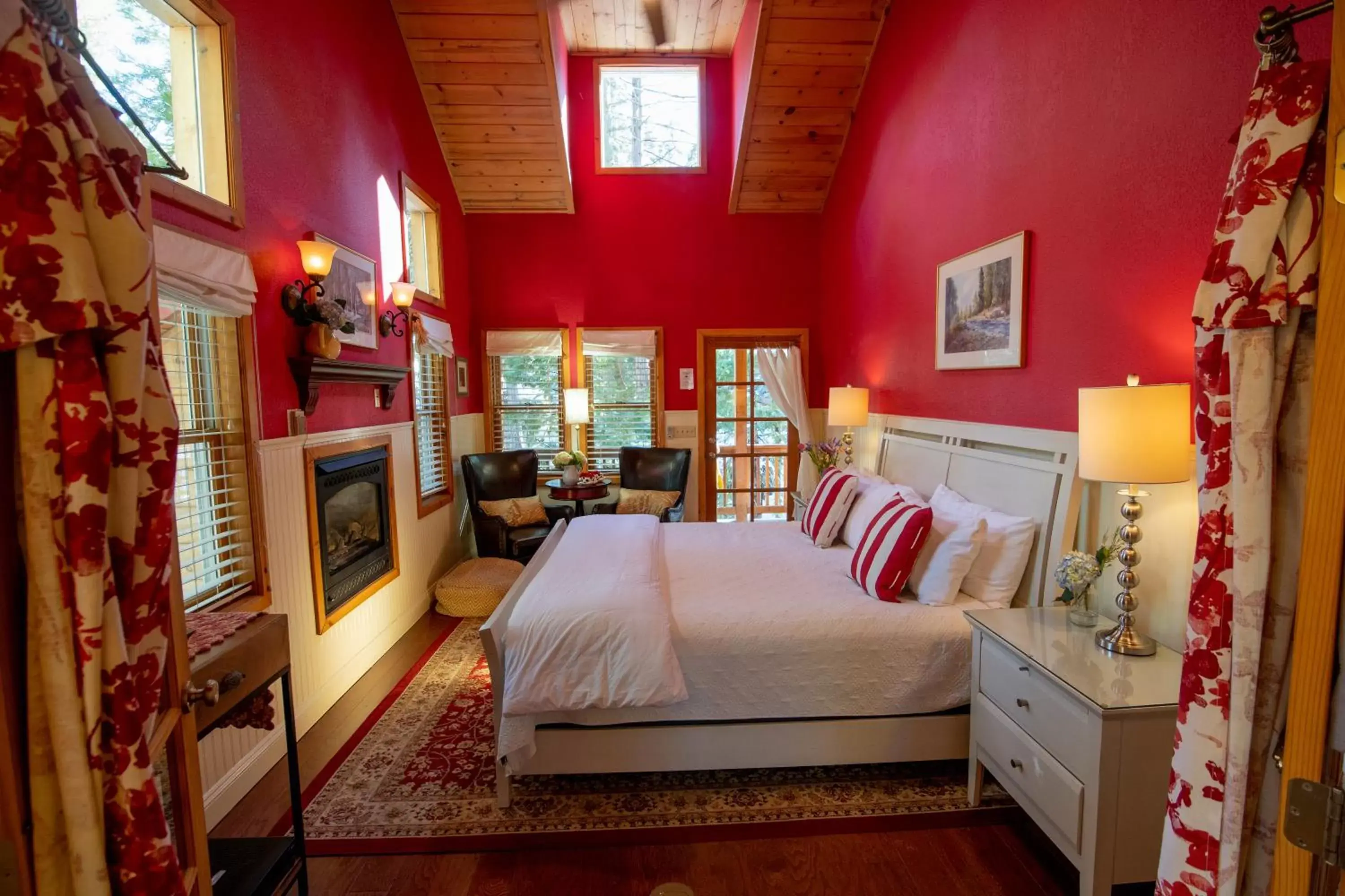 Deluxe King Suite in Elliott House Boutique Hotel Deluxe King Suite in Elliott House Boutique Hotel