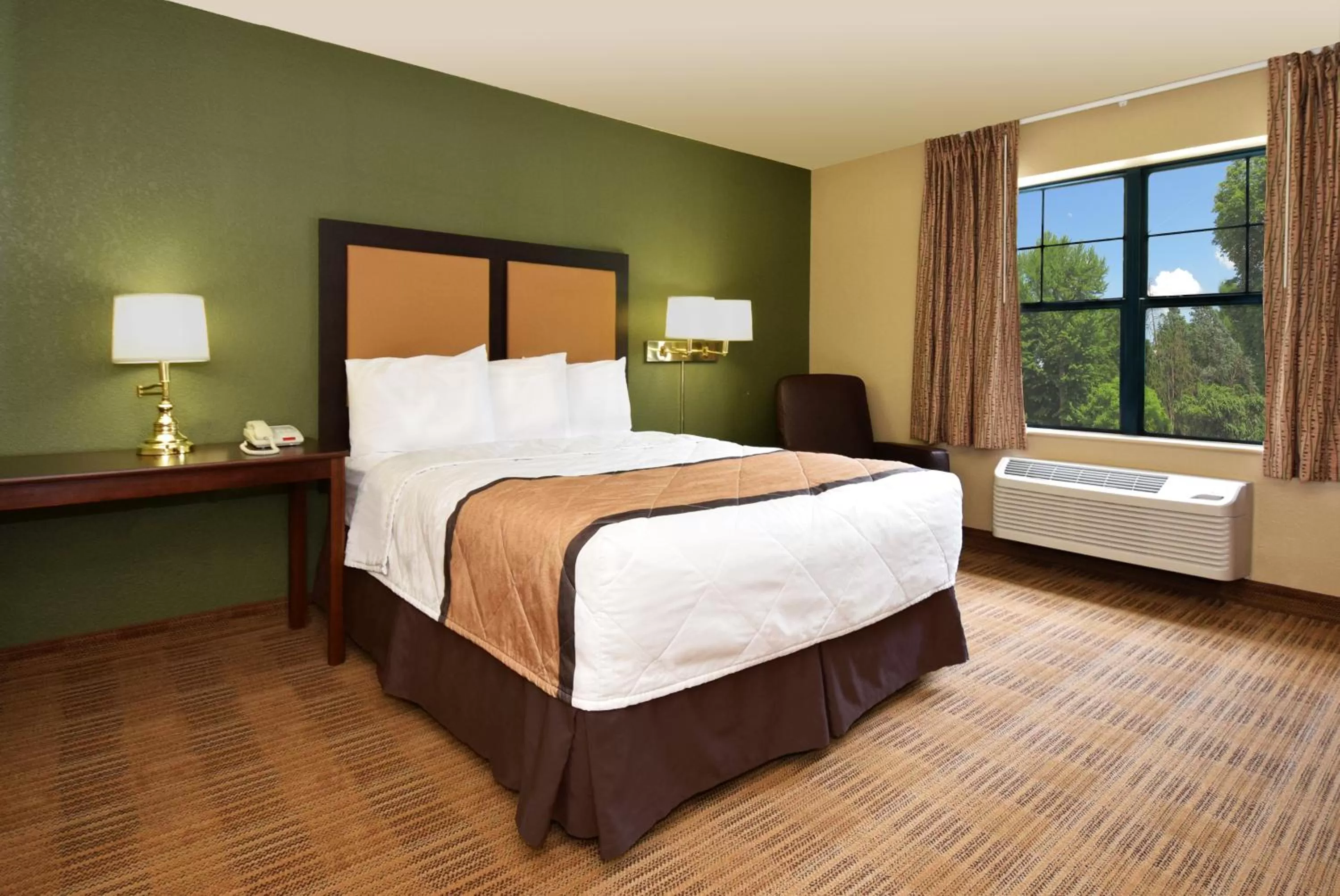 Bed in Extended Stay America Suites - Philadelphia - Bensalem