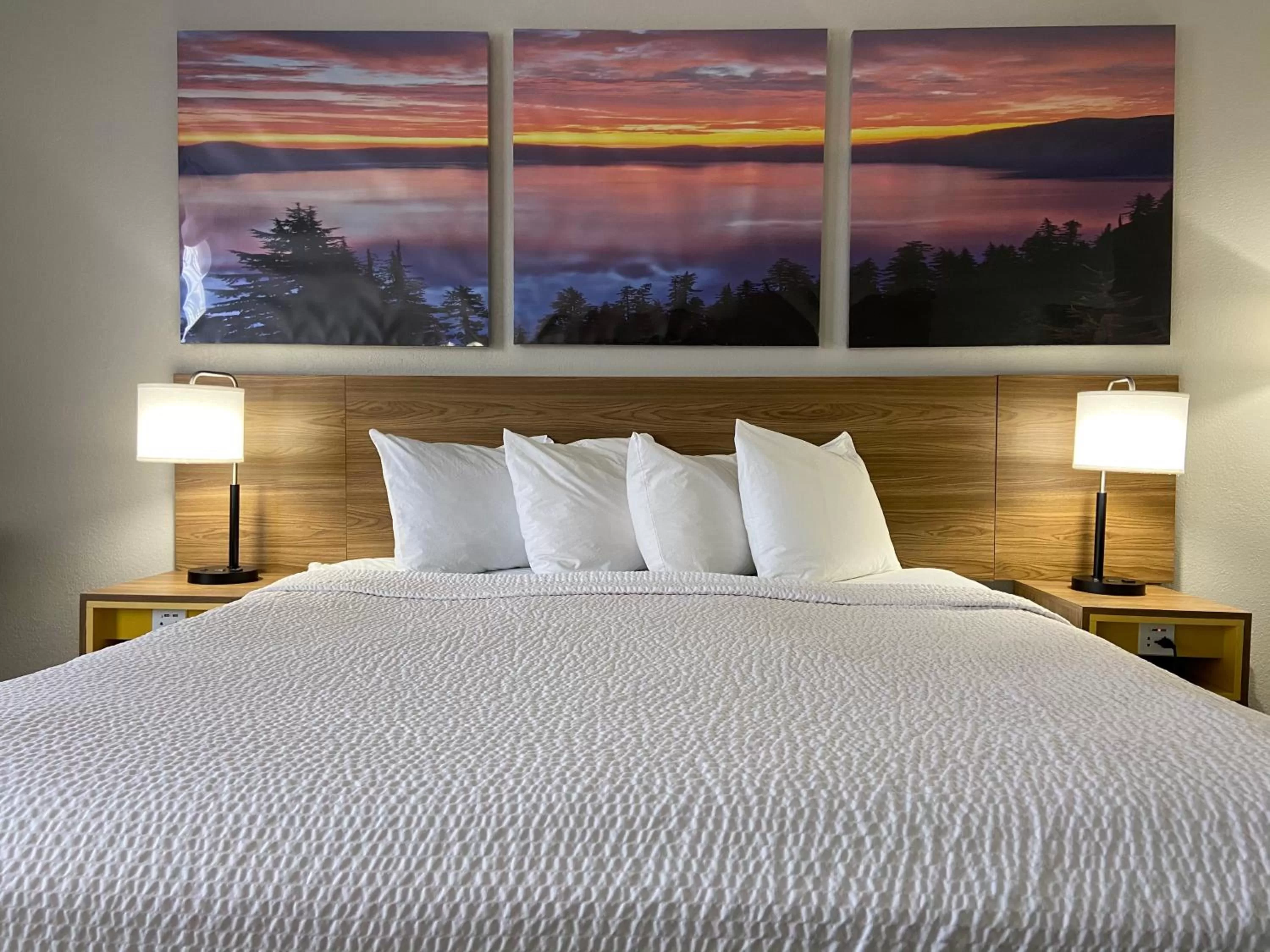 Bed in Days Inn by Wyndham Rawlins