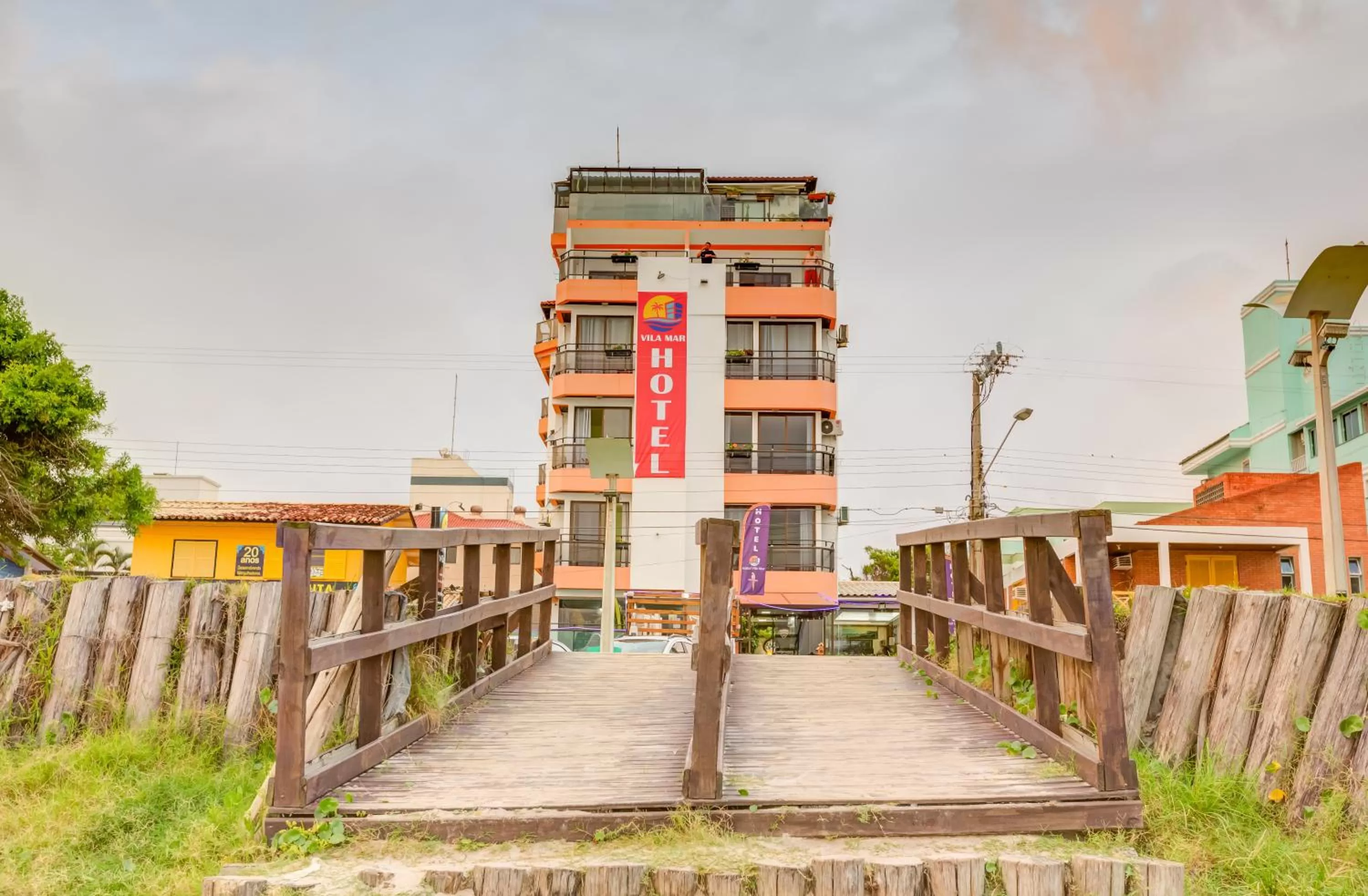 Property Building in Hotel Vila Mar