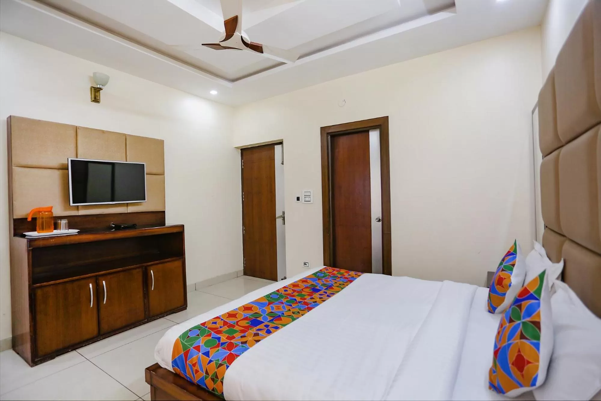 Bed in FabHotel Winter Line Inn