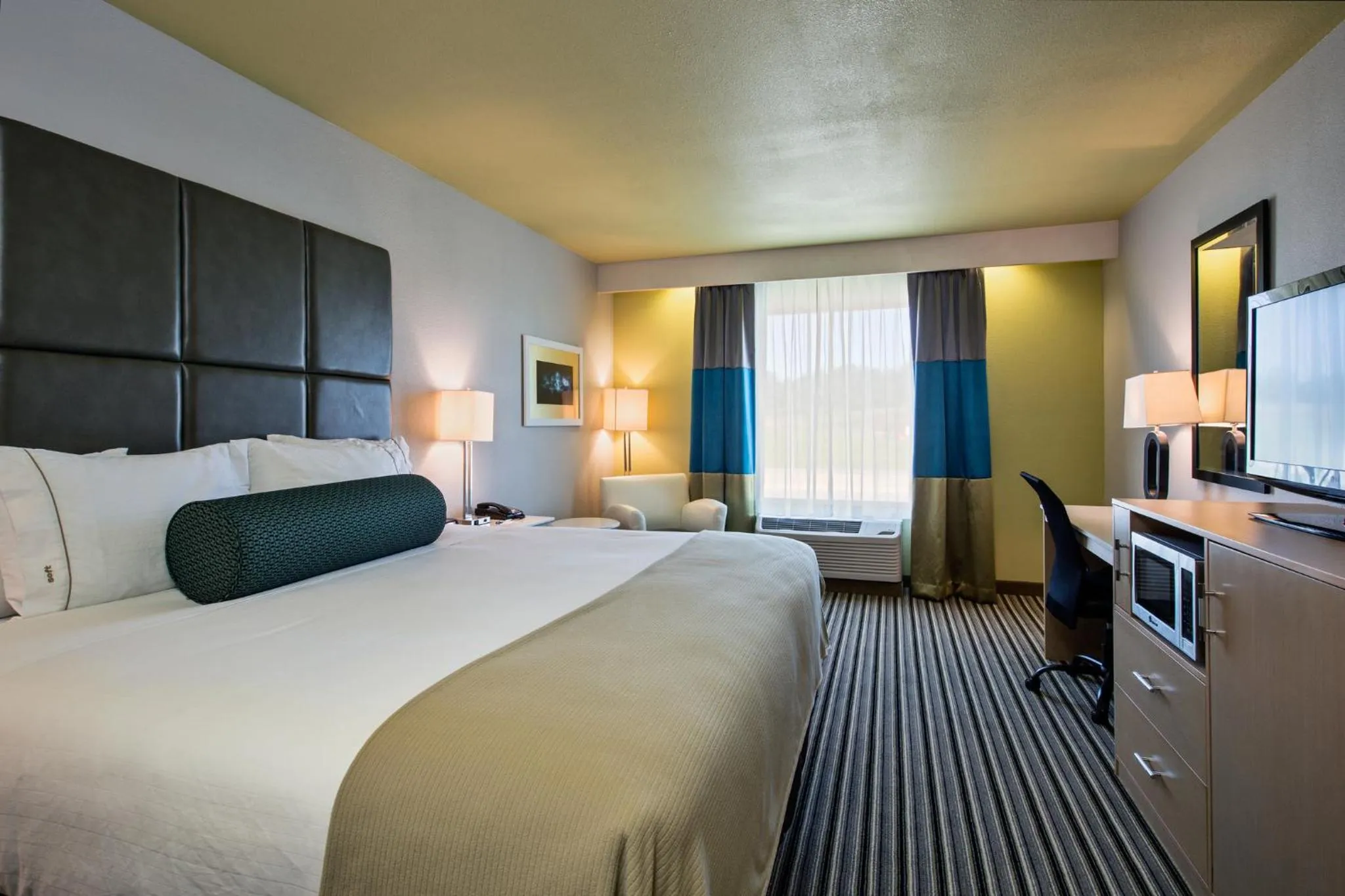 Holiday Inn Express & Suites Carlisle - Harrisburg Area by IHG