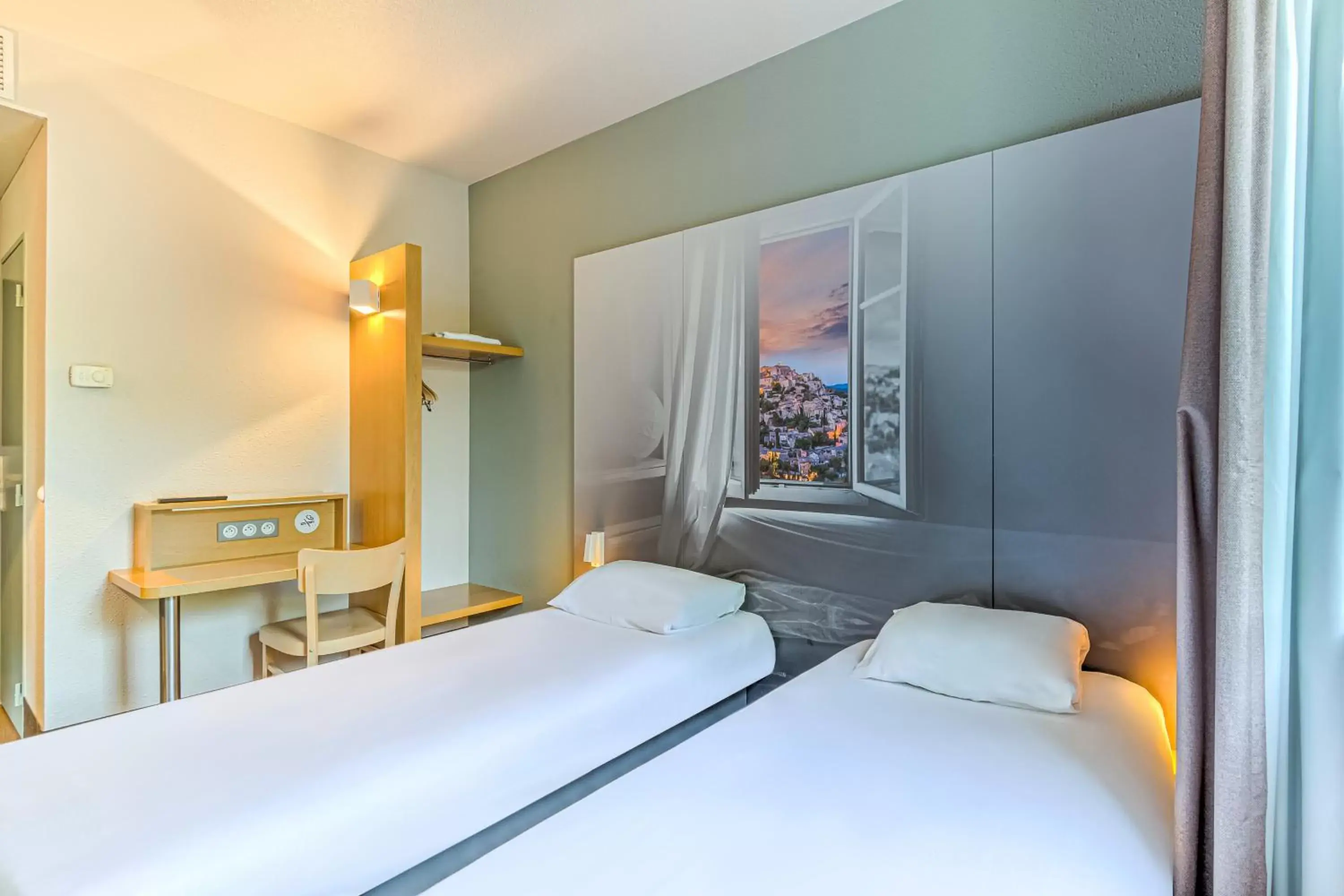 Twin Room in B&B HOTEL Salon de Provence Twin Room in B&B HOTEL Salon de Provence