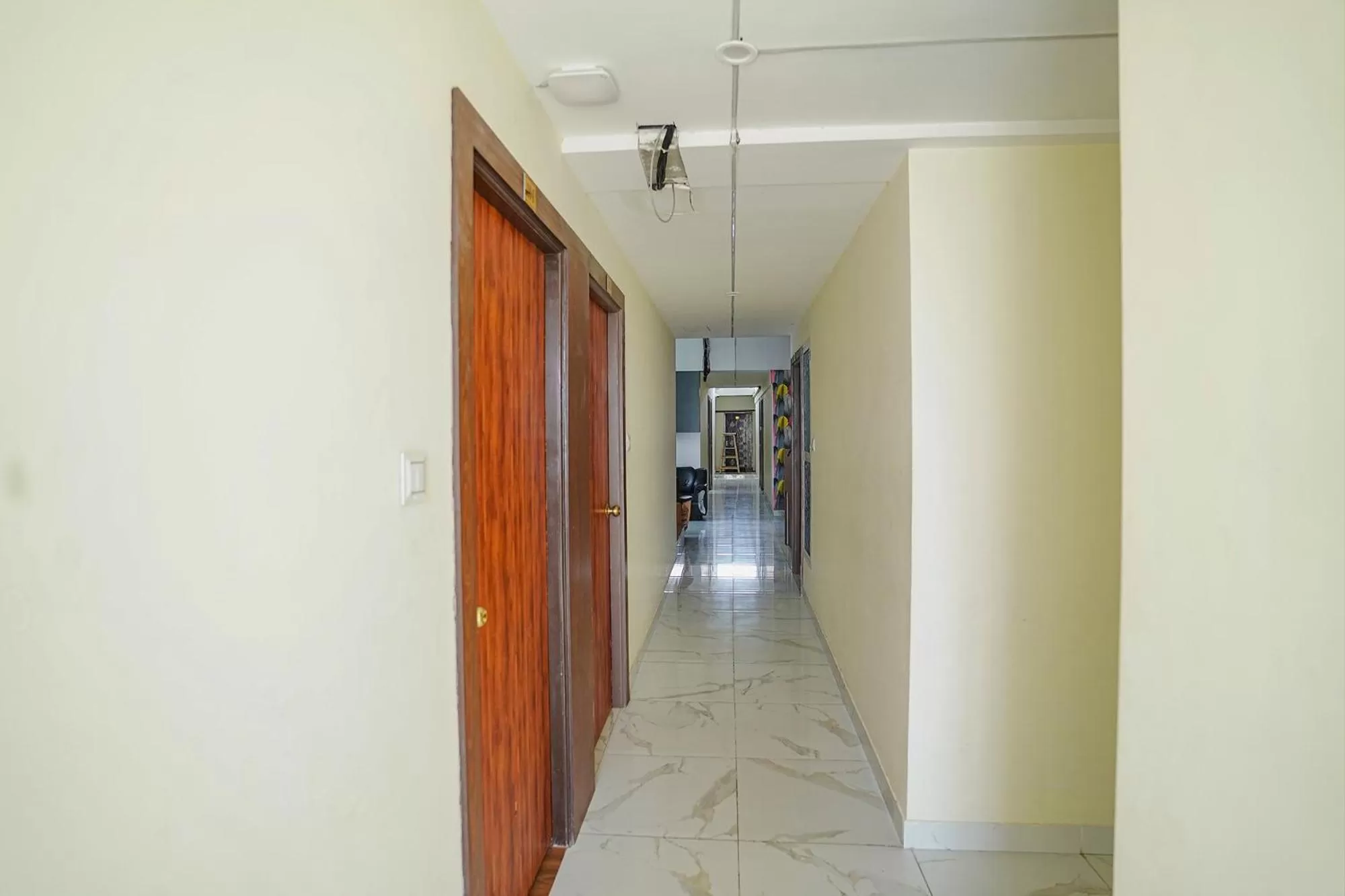 Lobby or reception in FabExpress IT Park, Pallikaranai