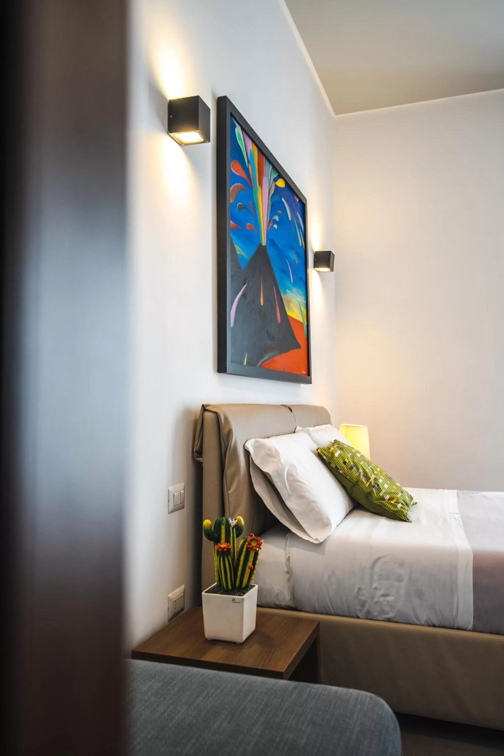 Photo of the whole room, TV/Entertainment Center in Arco Dei Pinto