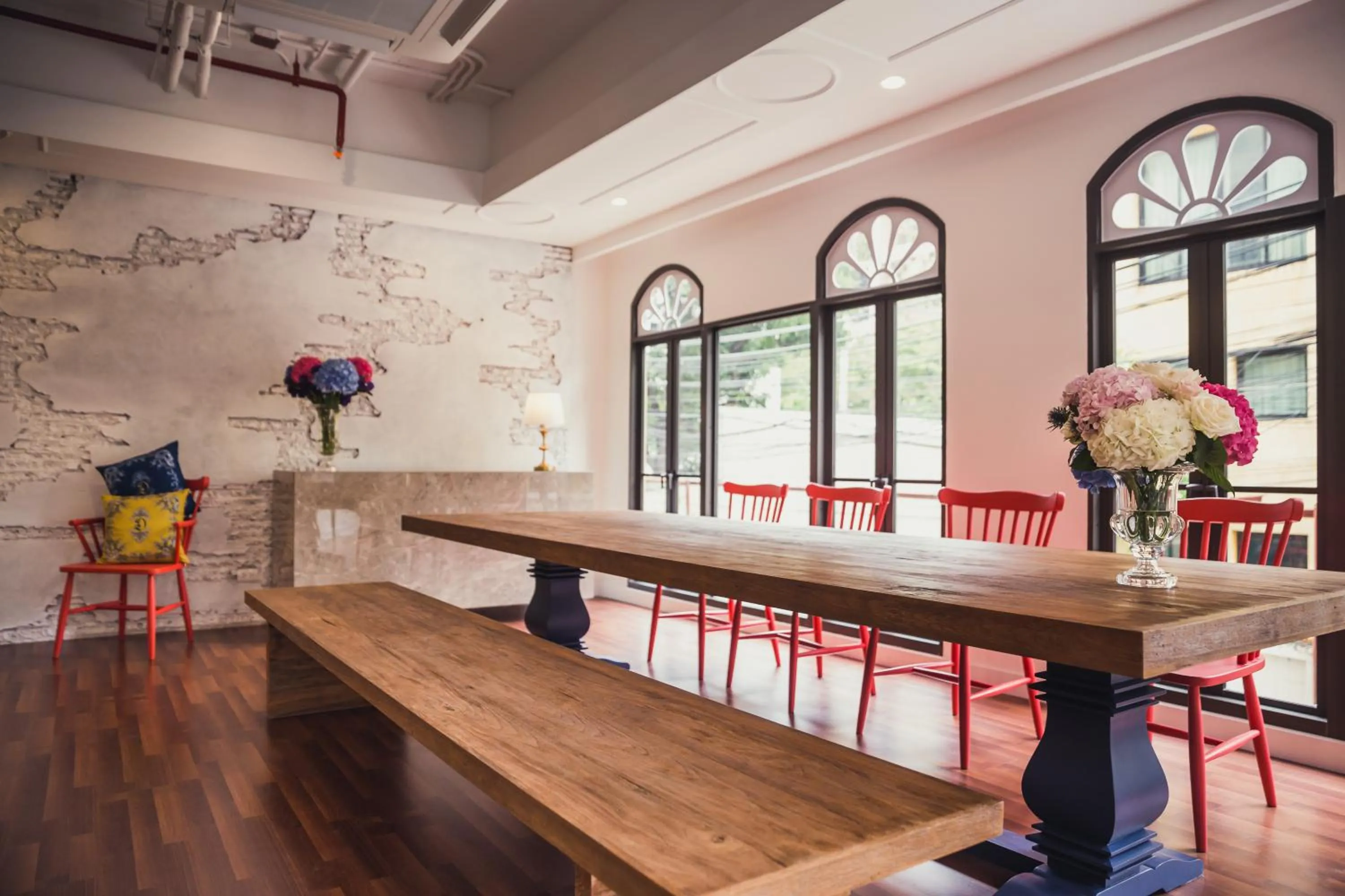 Communal lounge/ TV room in Daraya Boutique Hotel