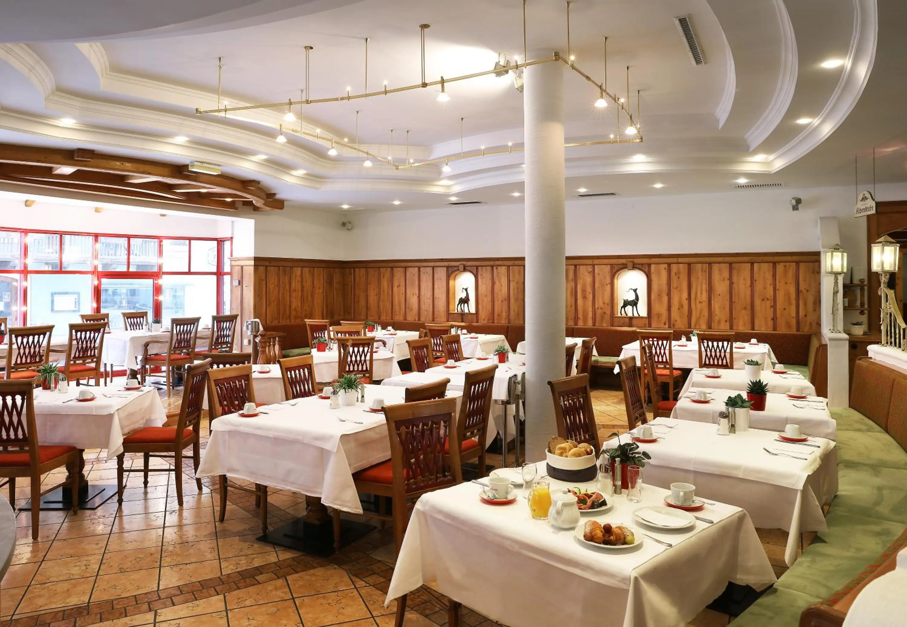 Restaurant/places to eat in JUFA Alpenhotel Saalbach