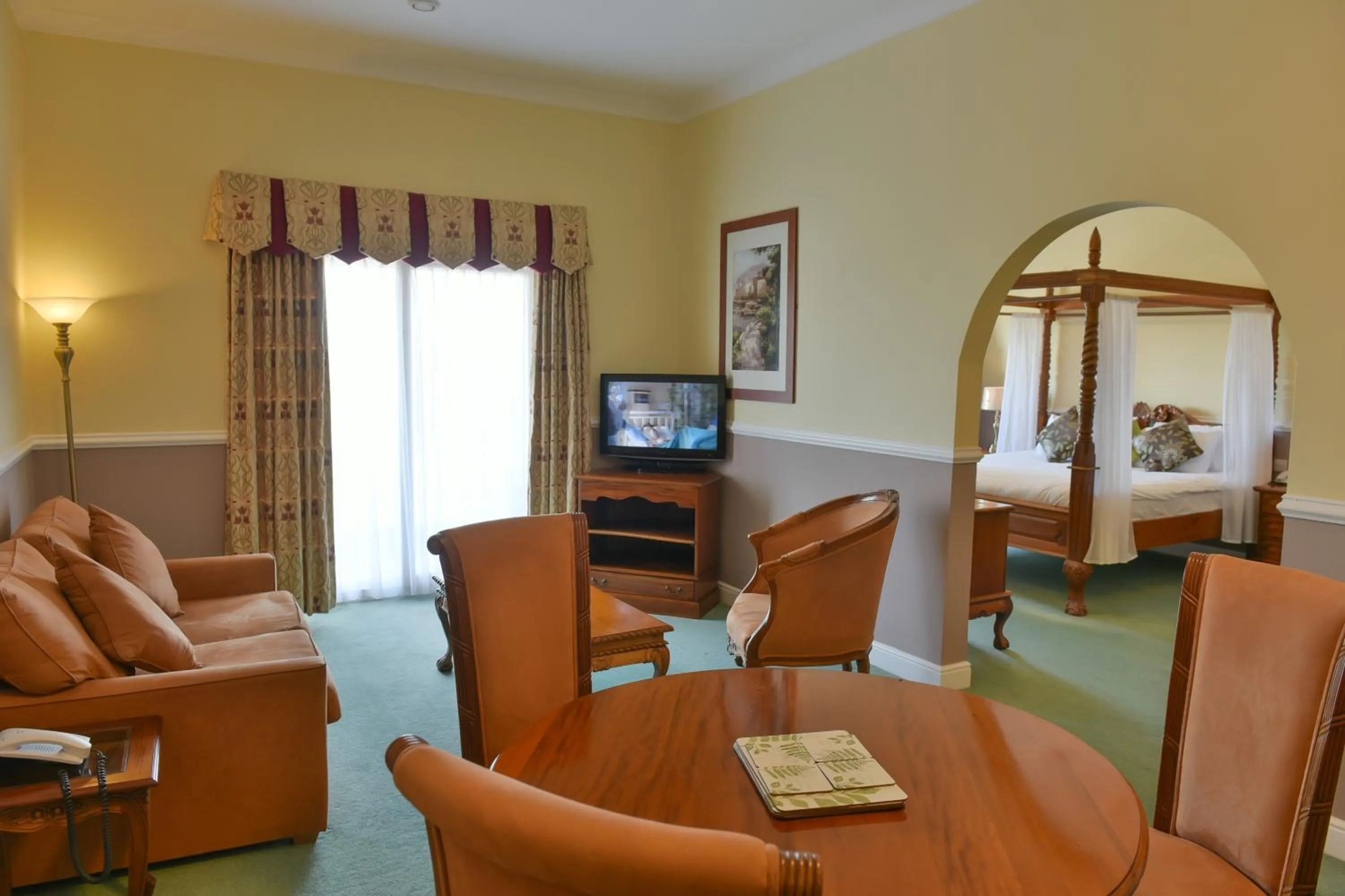 Day, Bed in Southview Park Hotel