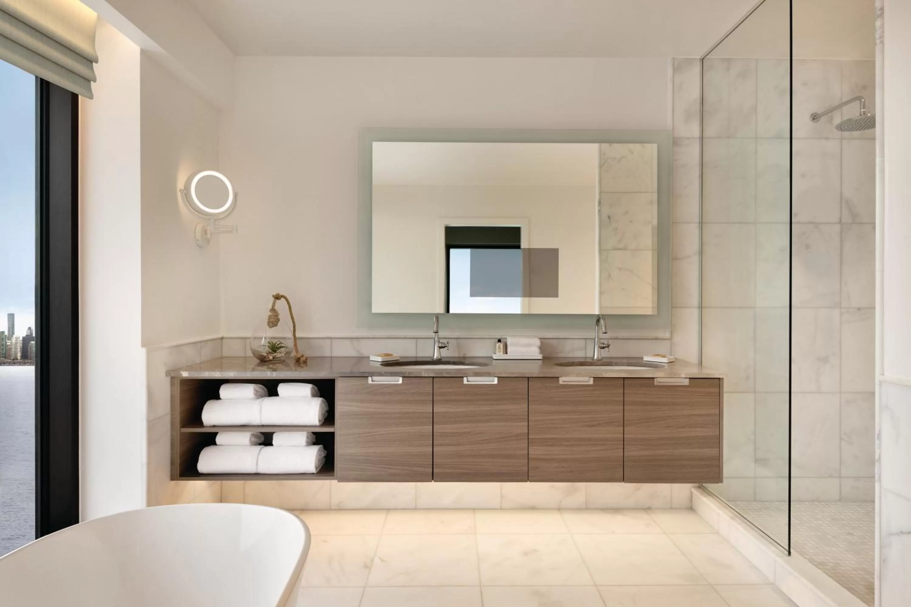 Seaside Hotel North Vancouver