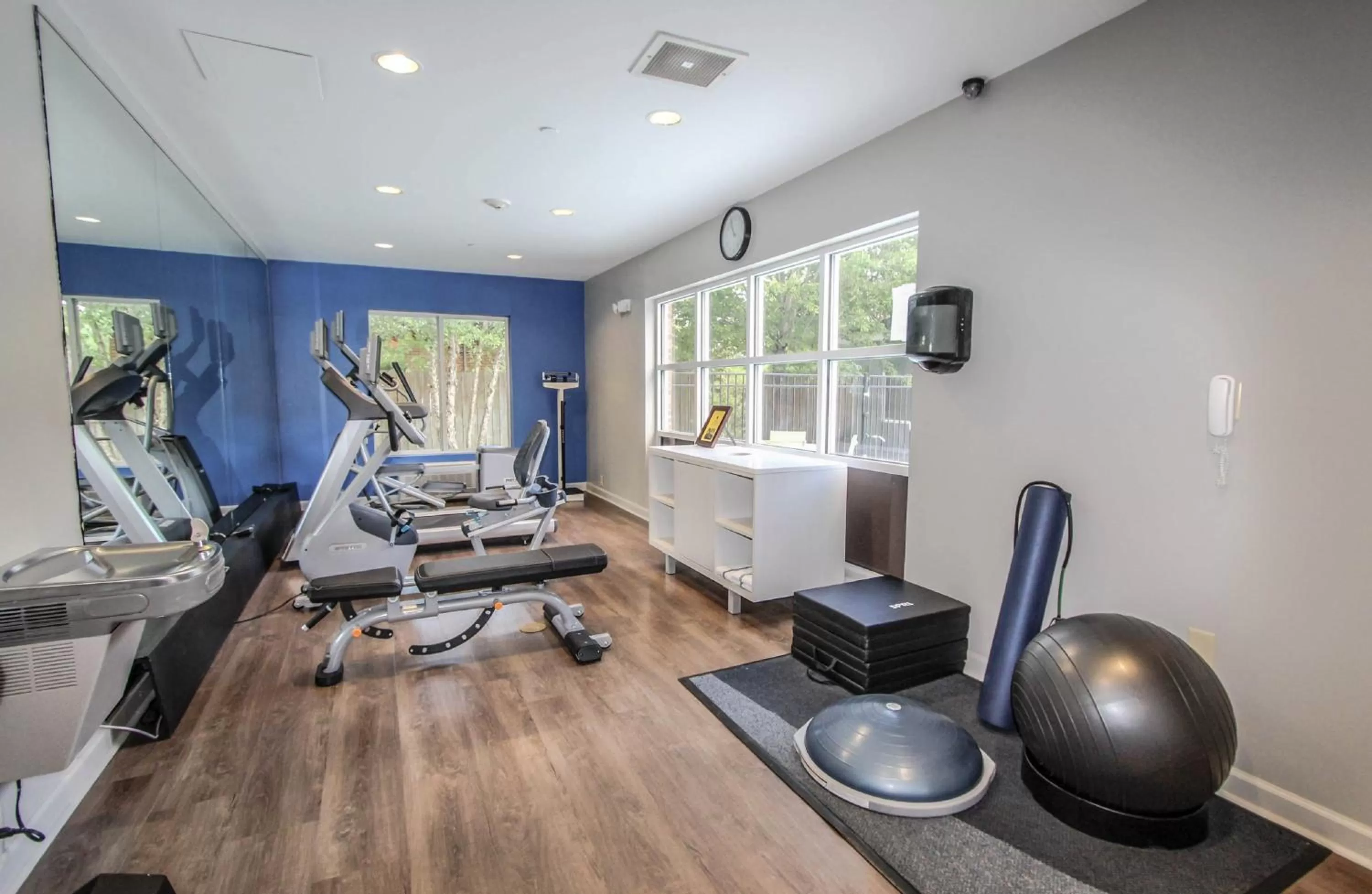 Fitness centre/facilities in Holiday Inn Express Hotel & Suites Charleston - North by IHG