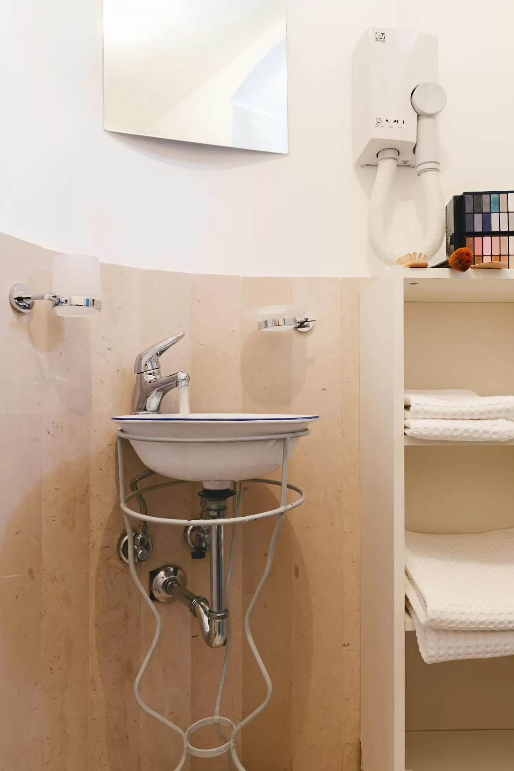 Double or Twin Room in Il Borgo Ritrovato - Albergo Diffuso Double or Twin Room in Il Borgo Ritrovato - Albergo Diffuso