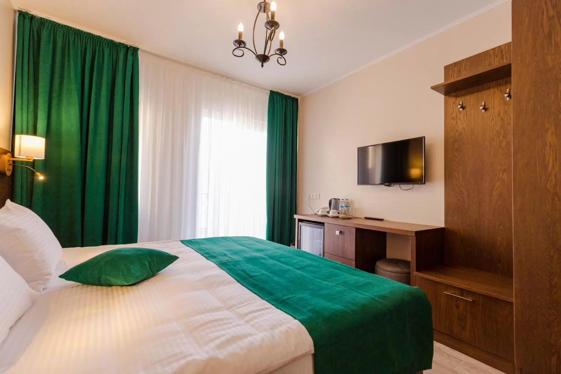 TV and multimedia, Bed in HOTEL BLOOM