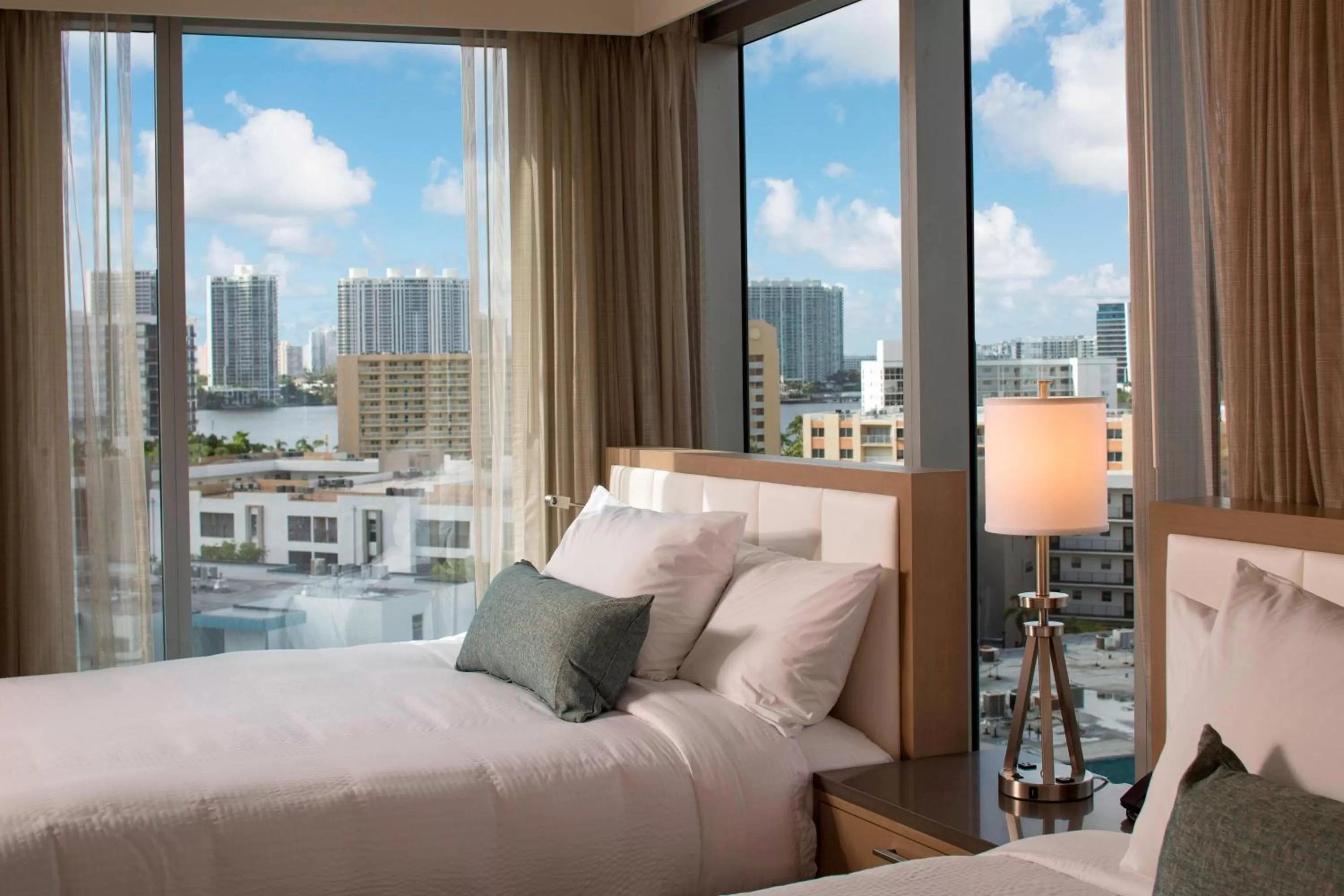 Bedroom, Bed in Residence Inn Miami Sunny Isles Beach