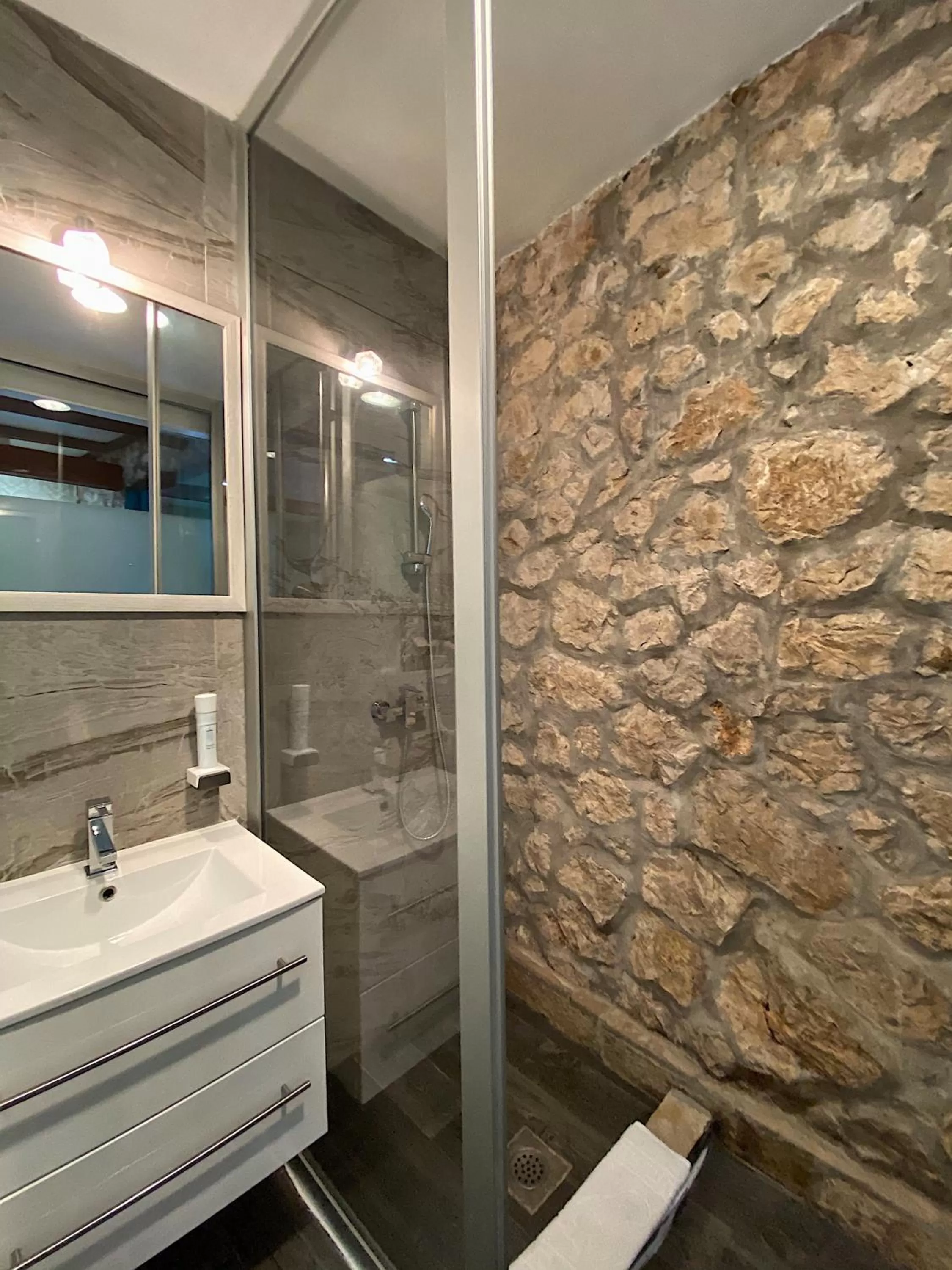 Bathroom in Hotel-Restaurant Kriva Ćuprija