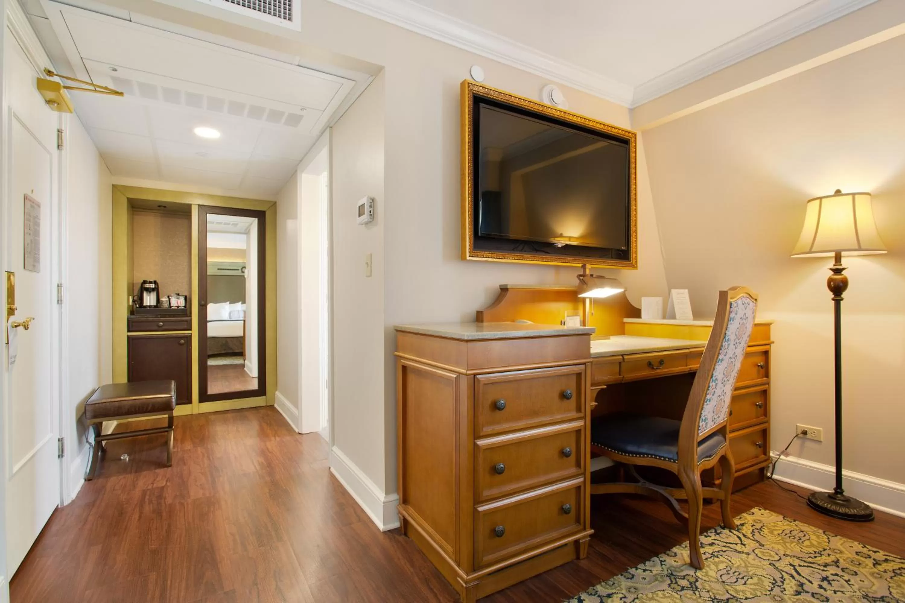 TV and multimedia in Hotel St. Marie