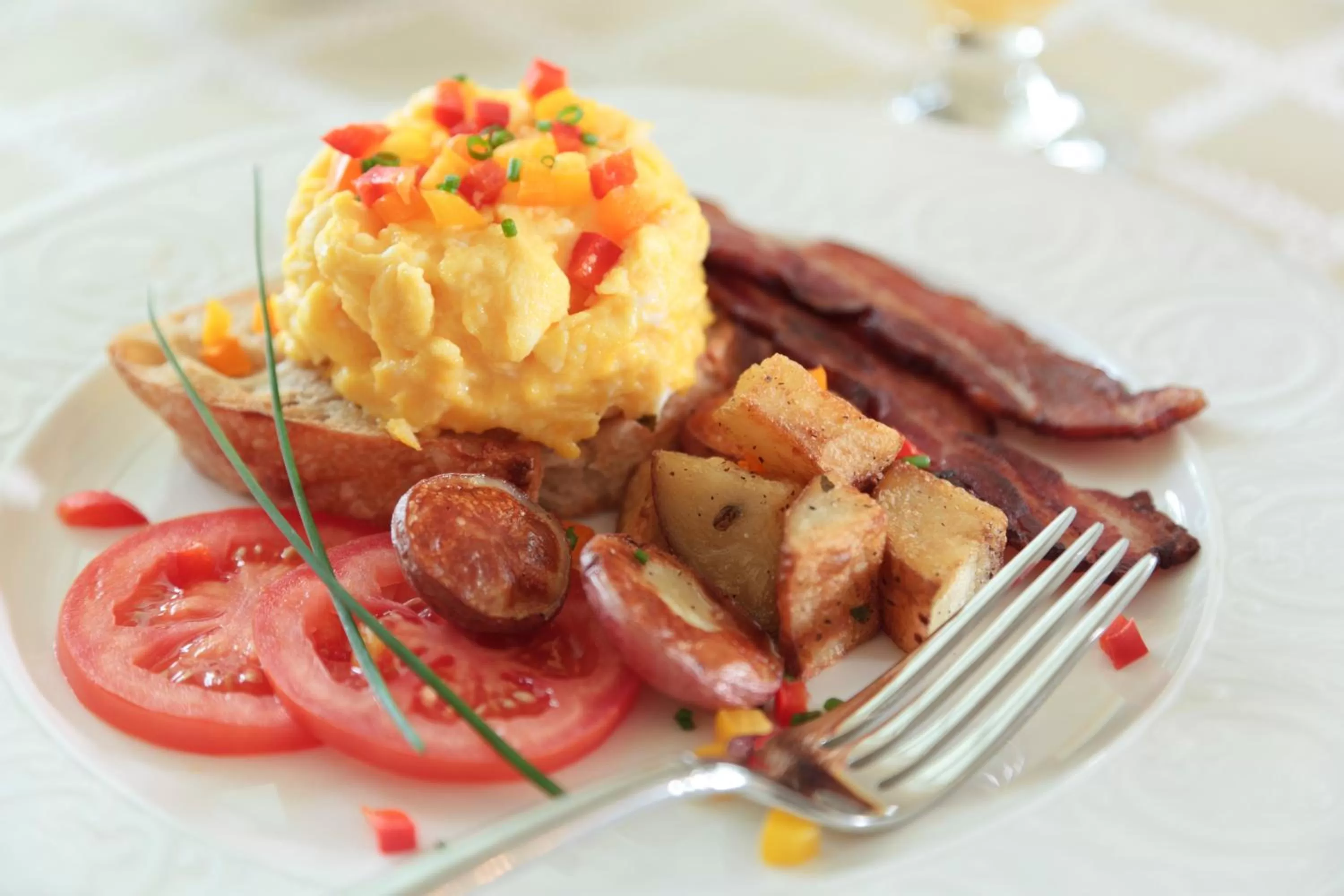 American breakfast in School 31 Lofts