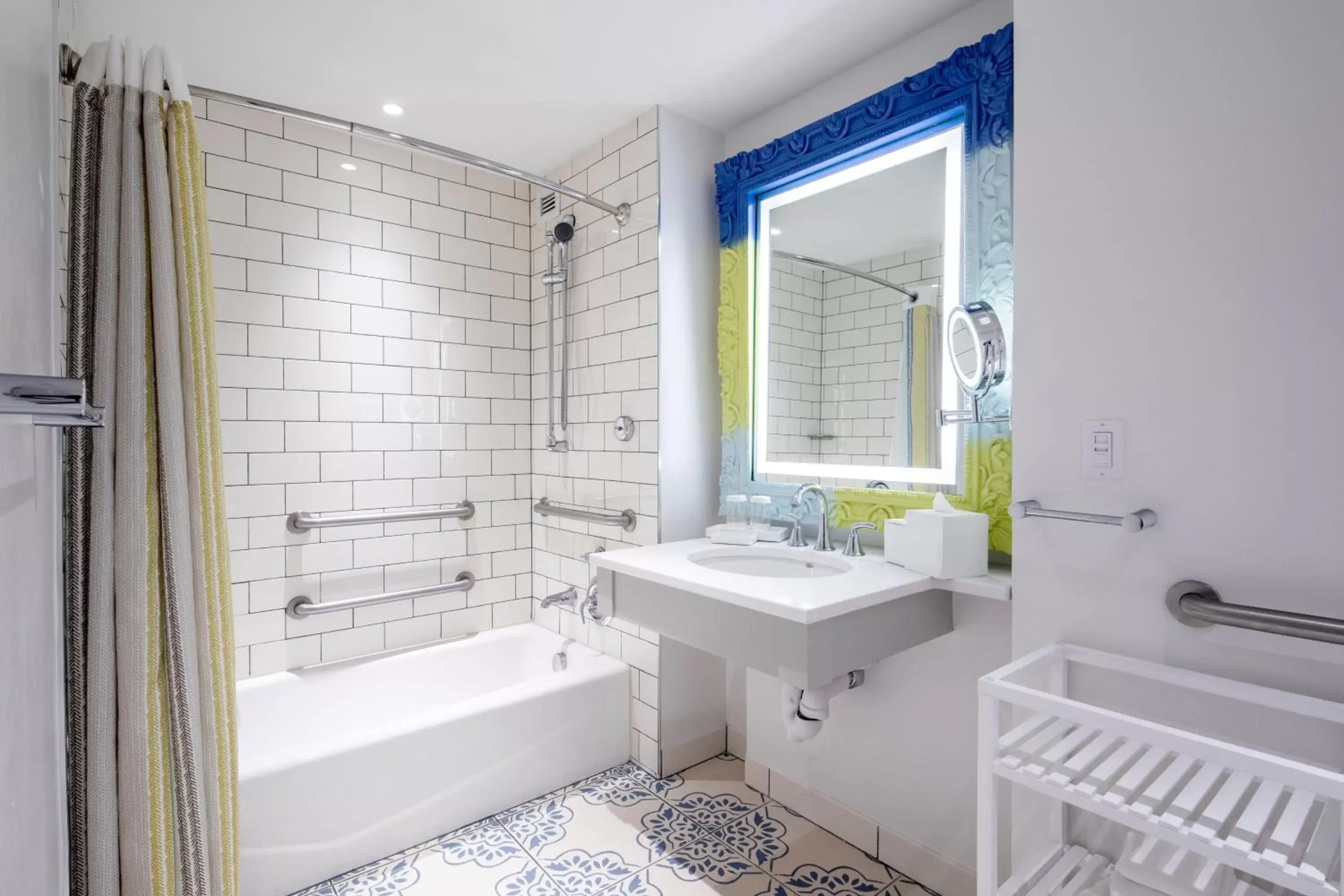 Mobility Accessible Pool View 2 Queen Room (Includes Early Park Admission*) in Universal's Loews Sapphire Falls Resort Mobility Accessible Pool View 2 Queen Room (Includes Early Park Admission*) in Universal's Loews Sapphire Falls Resort