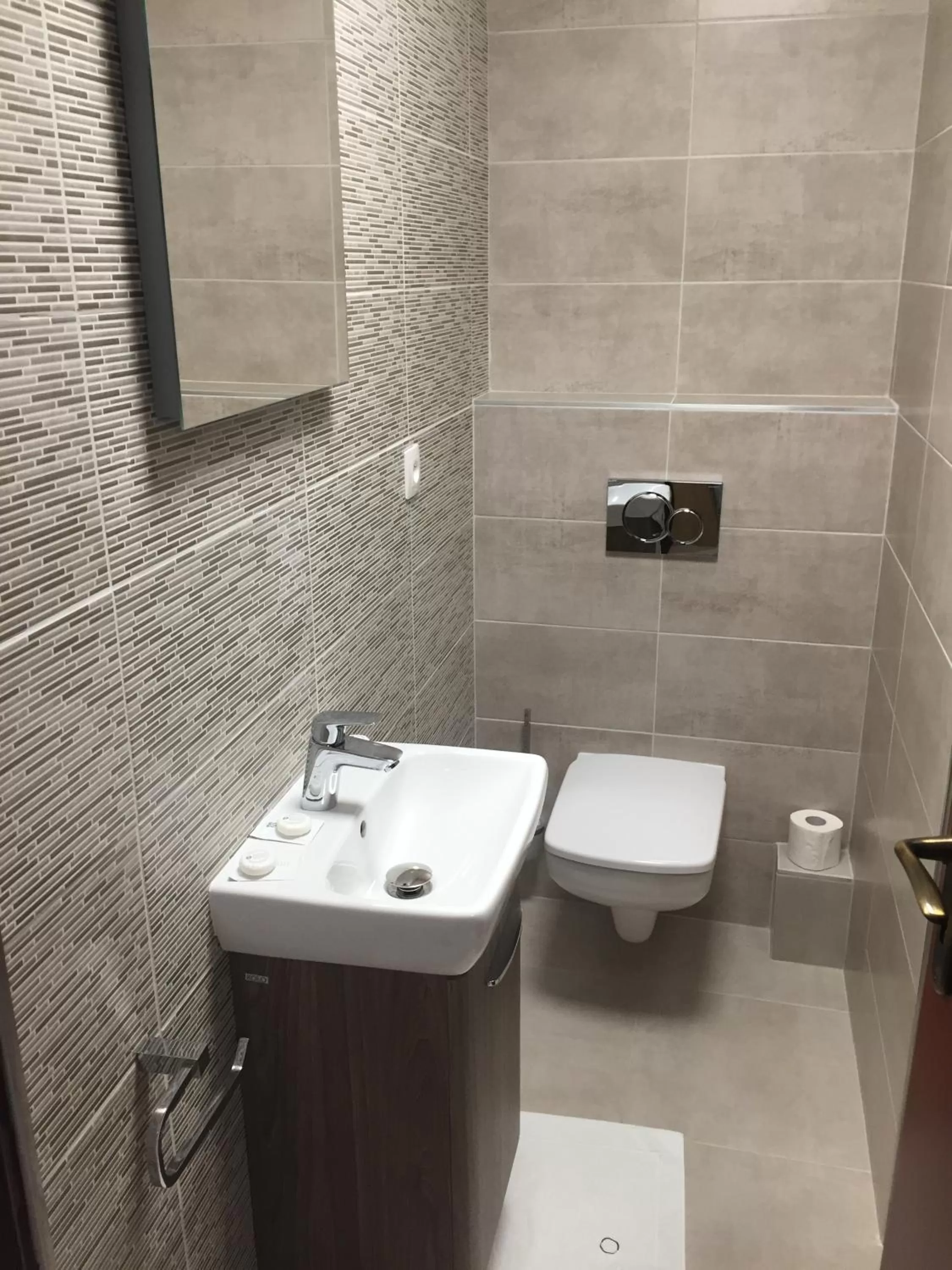 Toilet, Bathroom in Hotel Bothe