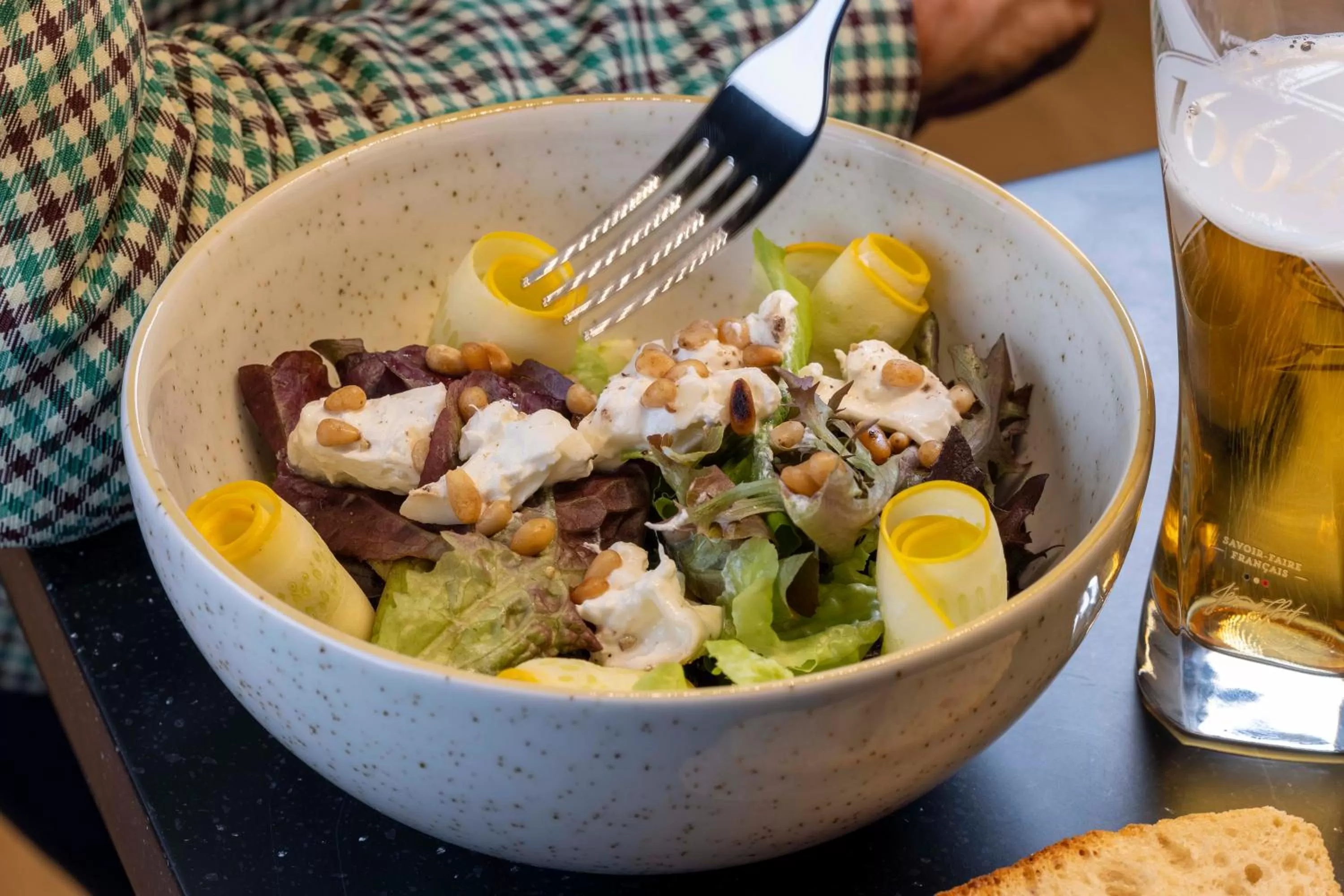 Restaurant/places to eat in Hotel La Diligence