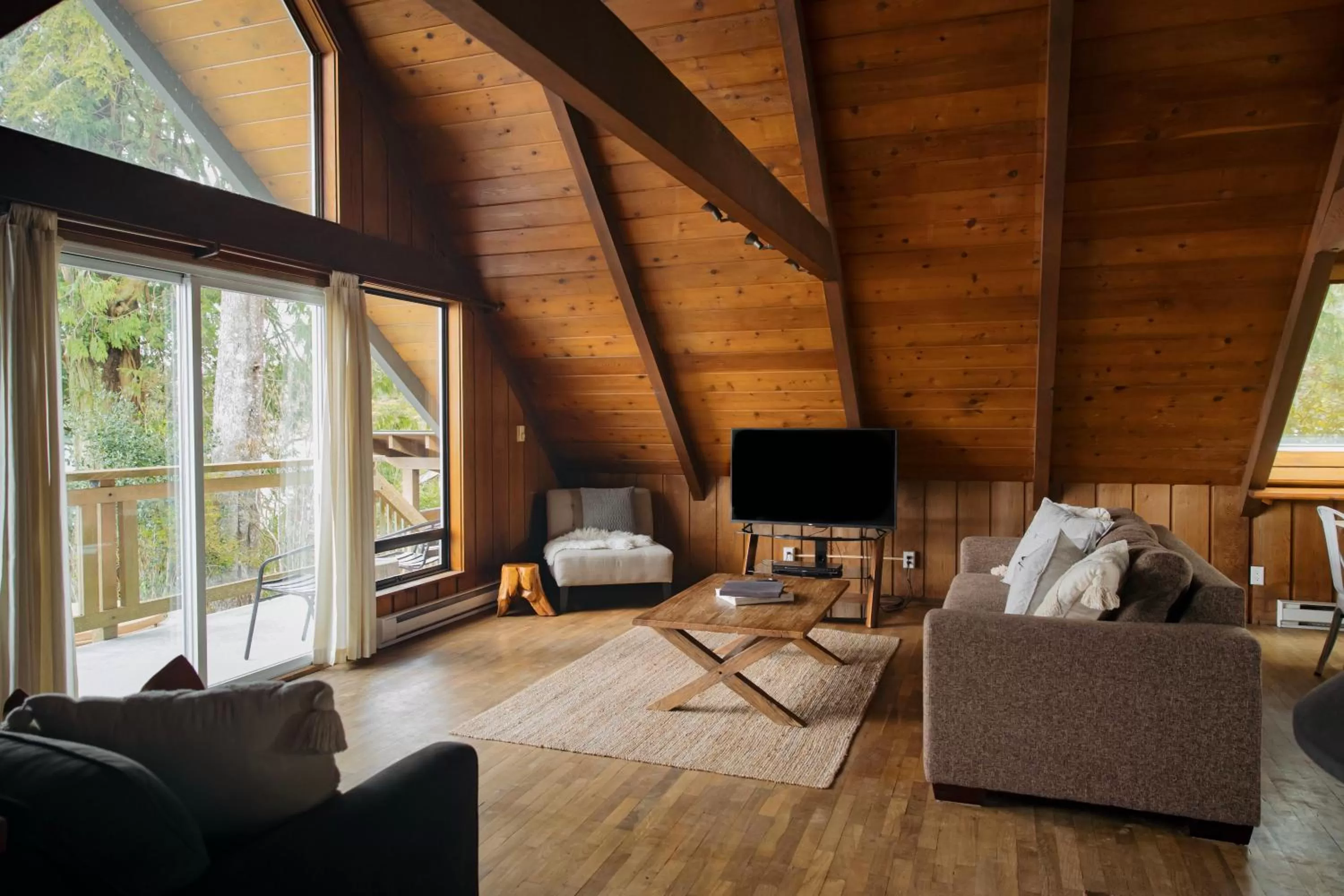 The Shoreline Tofino