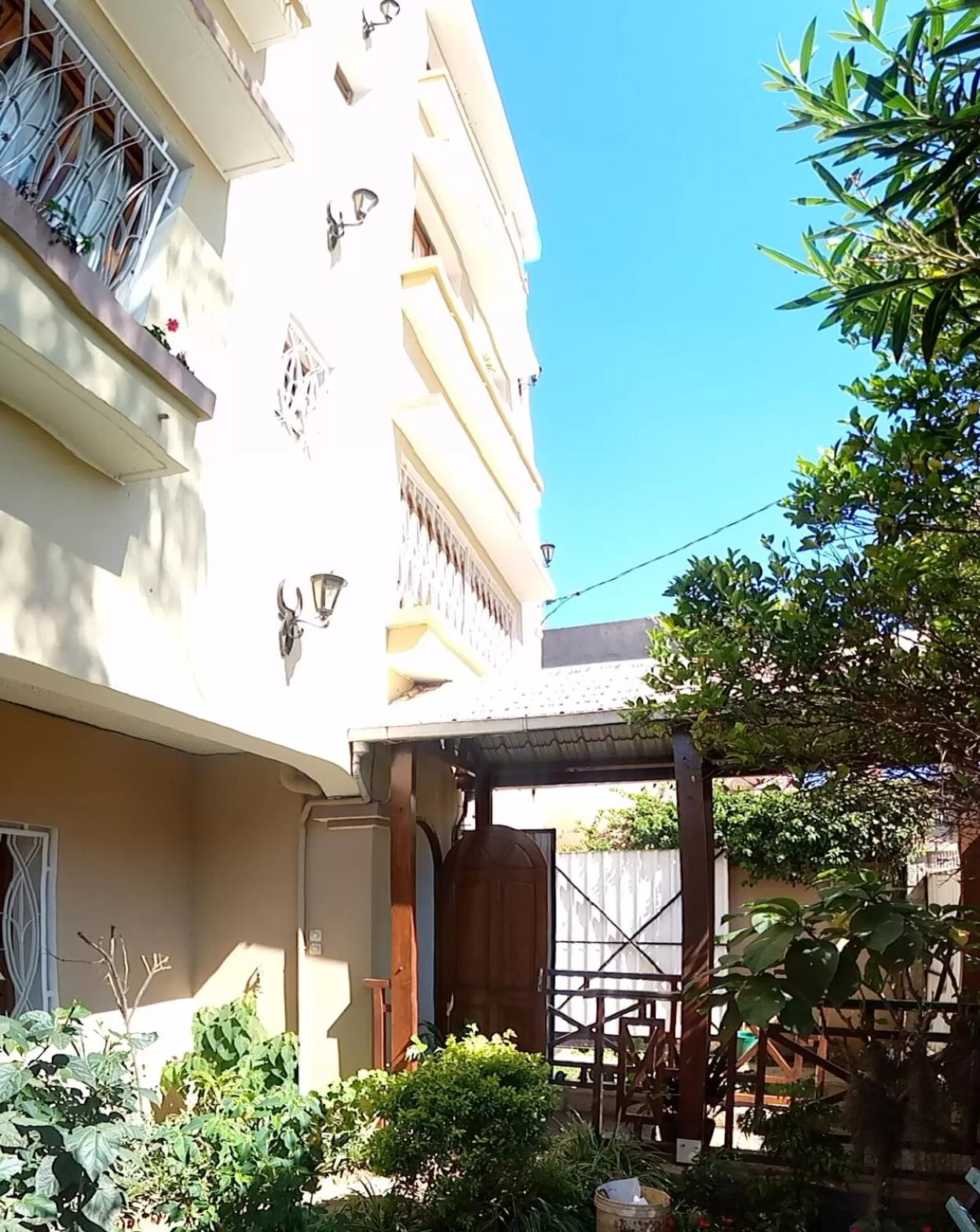 Facade/entrance, Property Building in Antsirabe Hotel
