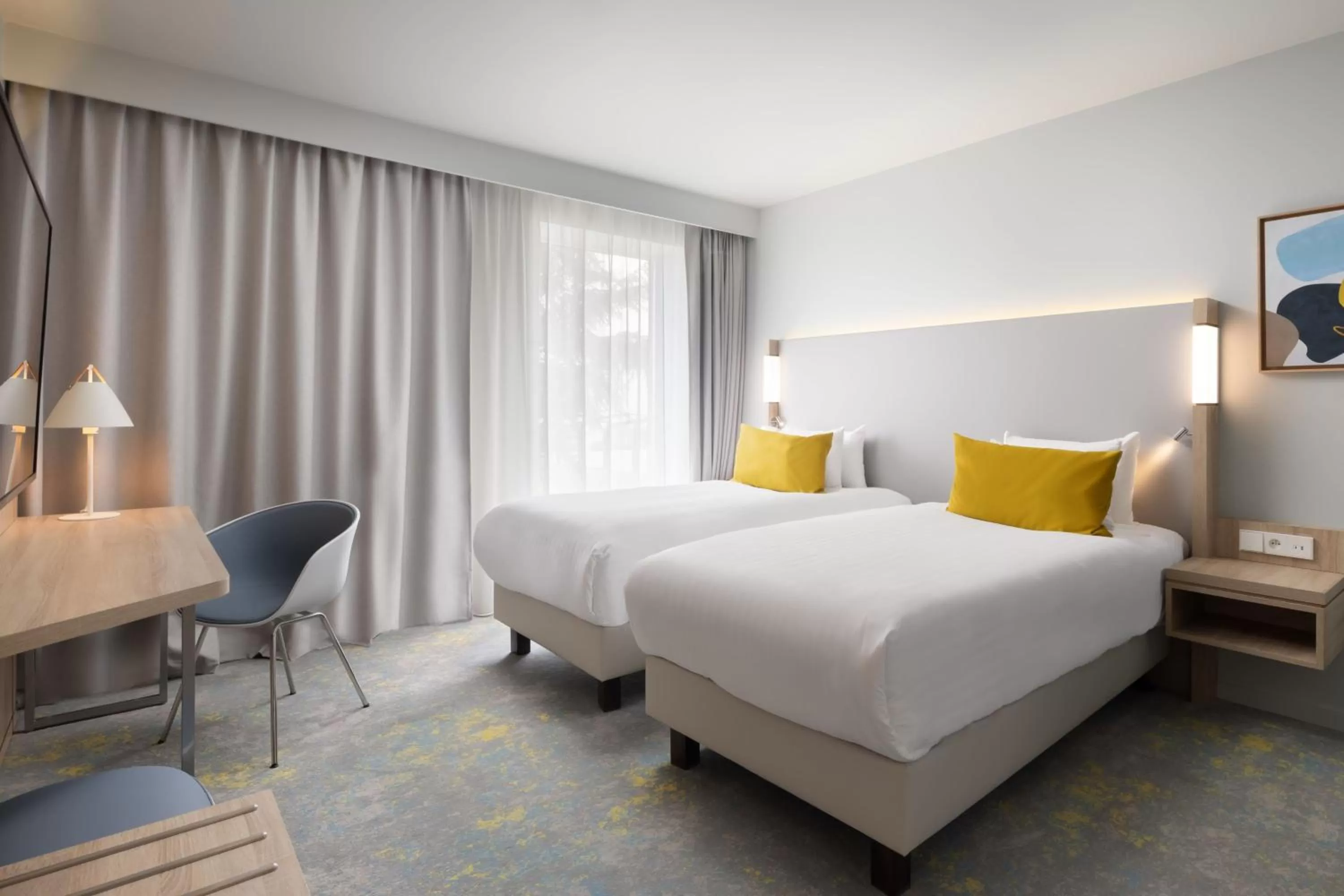 Photo of the whole room, Bed in Courtyard by Marriott Paris Charles de Gaulle Central Airport