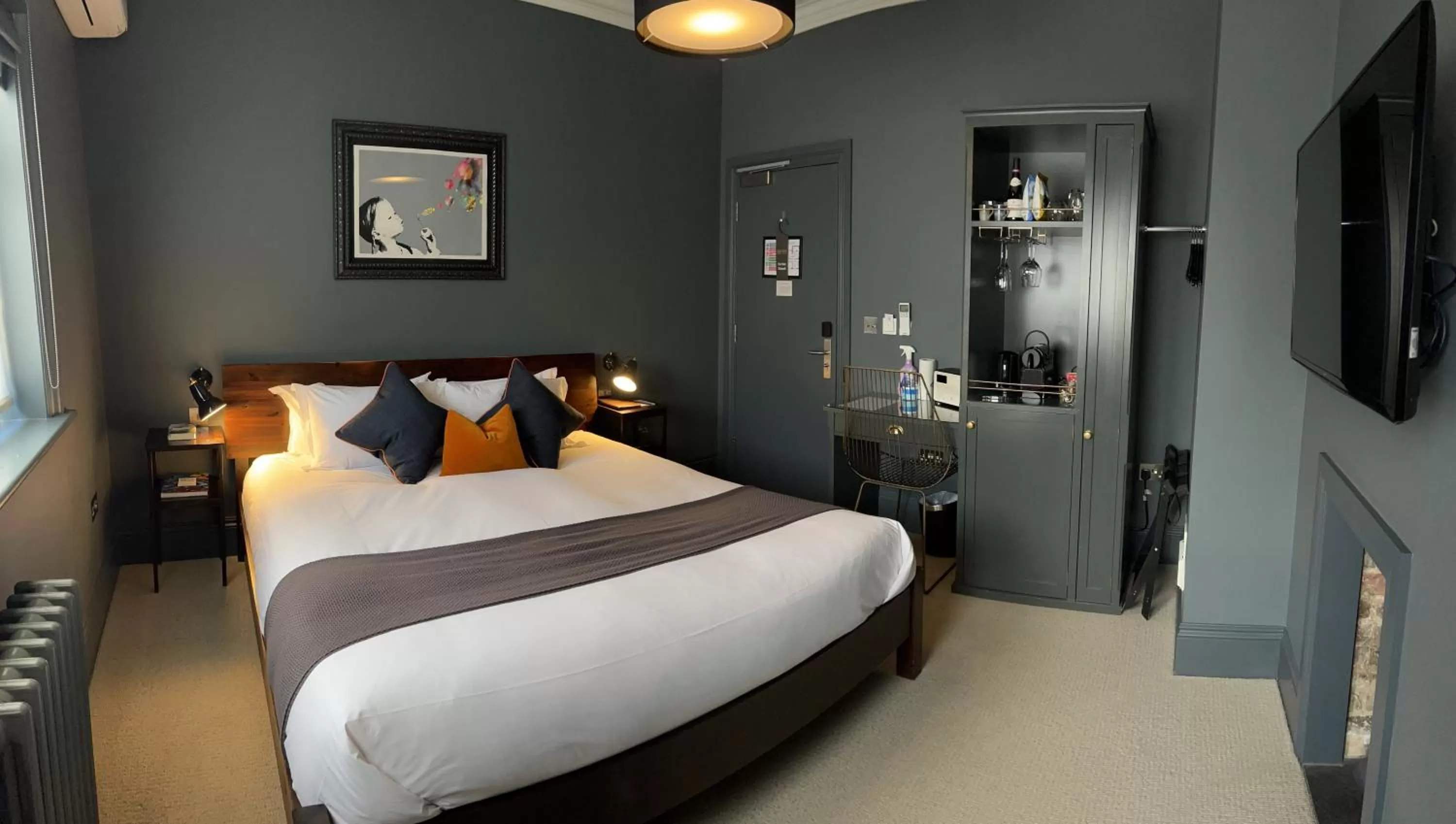 Bedroom, Bed in The Ginger Pig