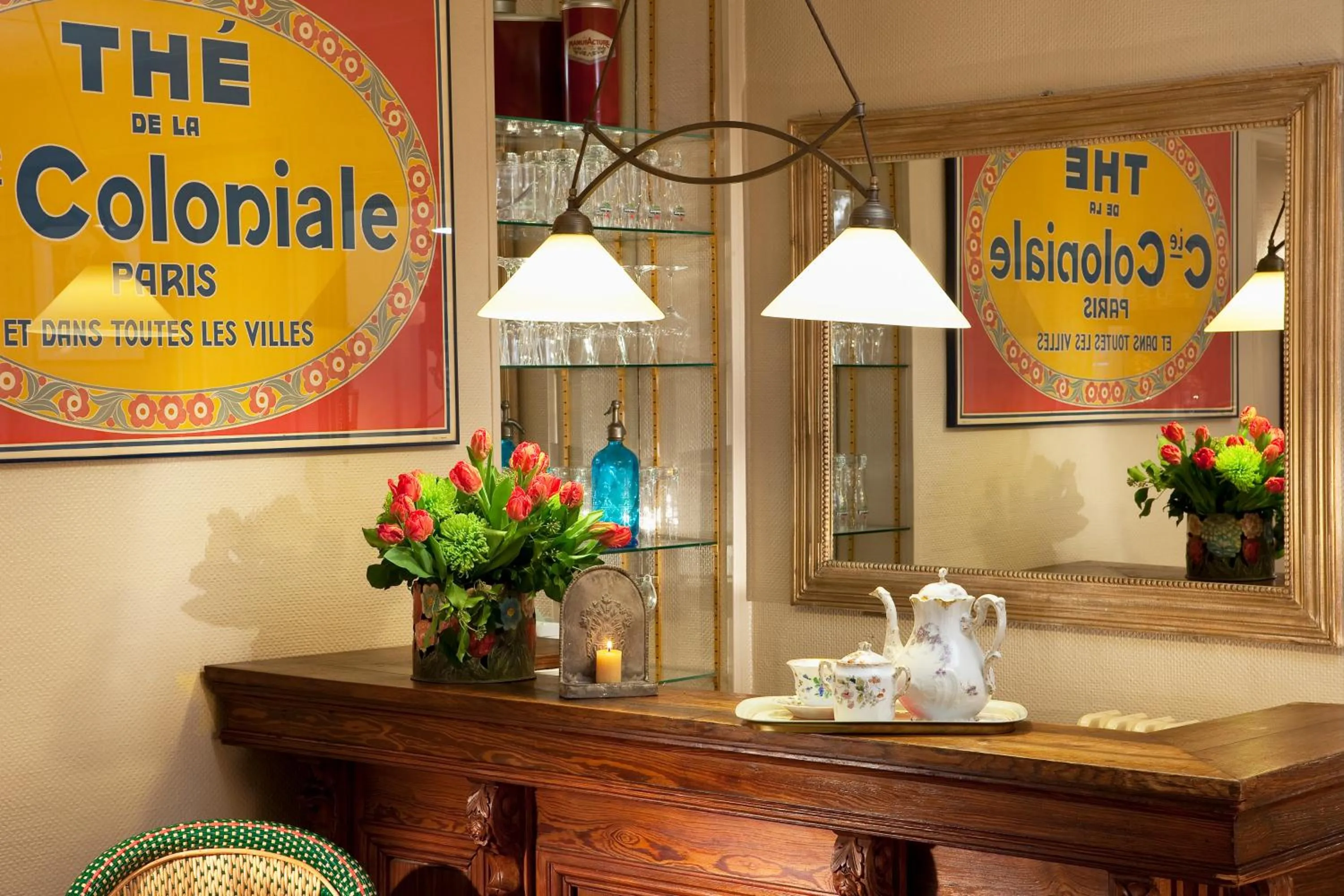 Lounge or bar in New Orient Hotel