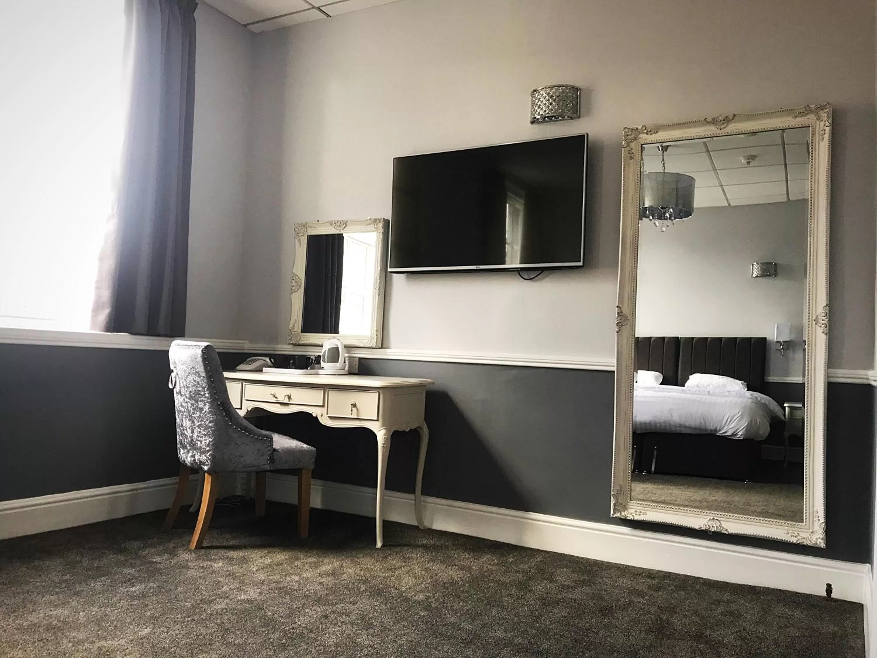 Bedroom, Bed in The Lion Hotel